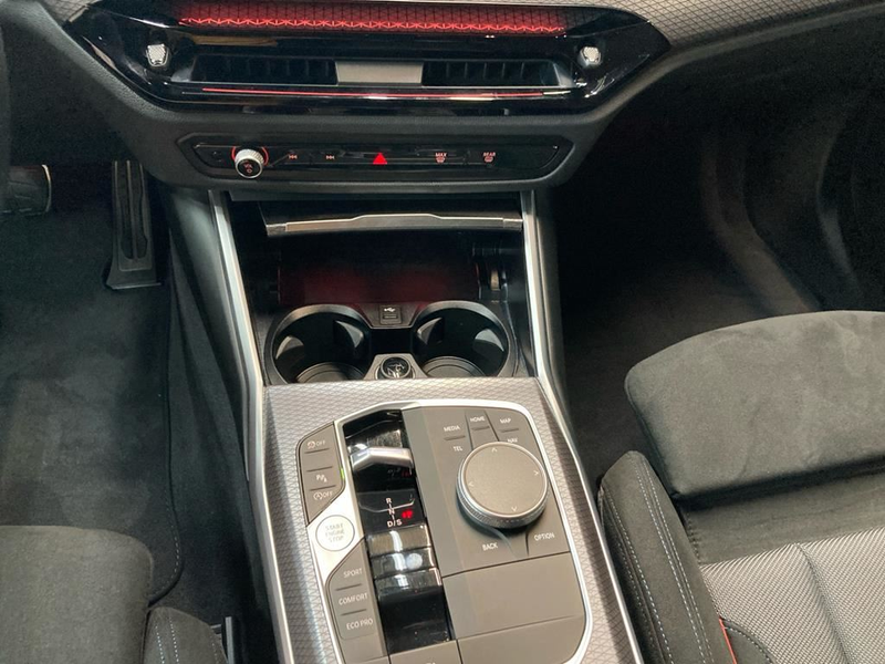 BMW 318 M Sport — photo 12