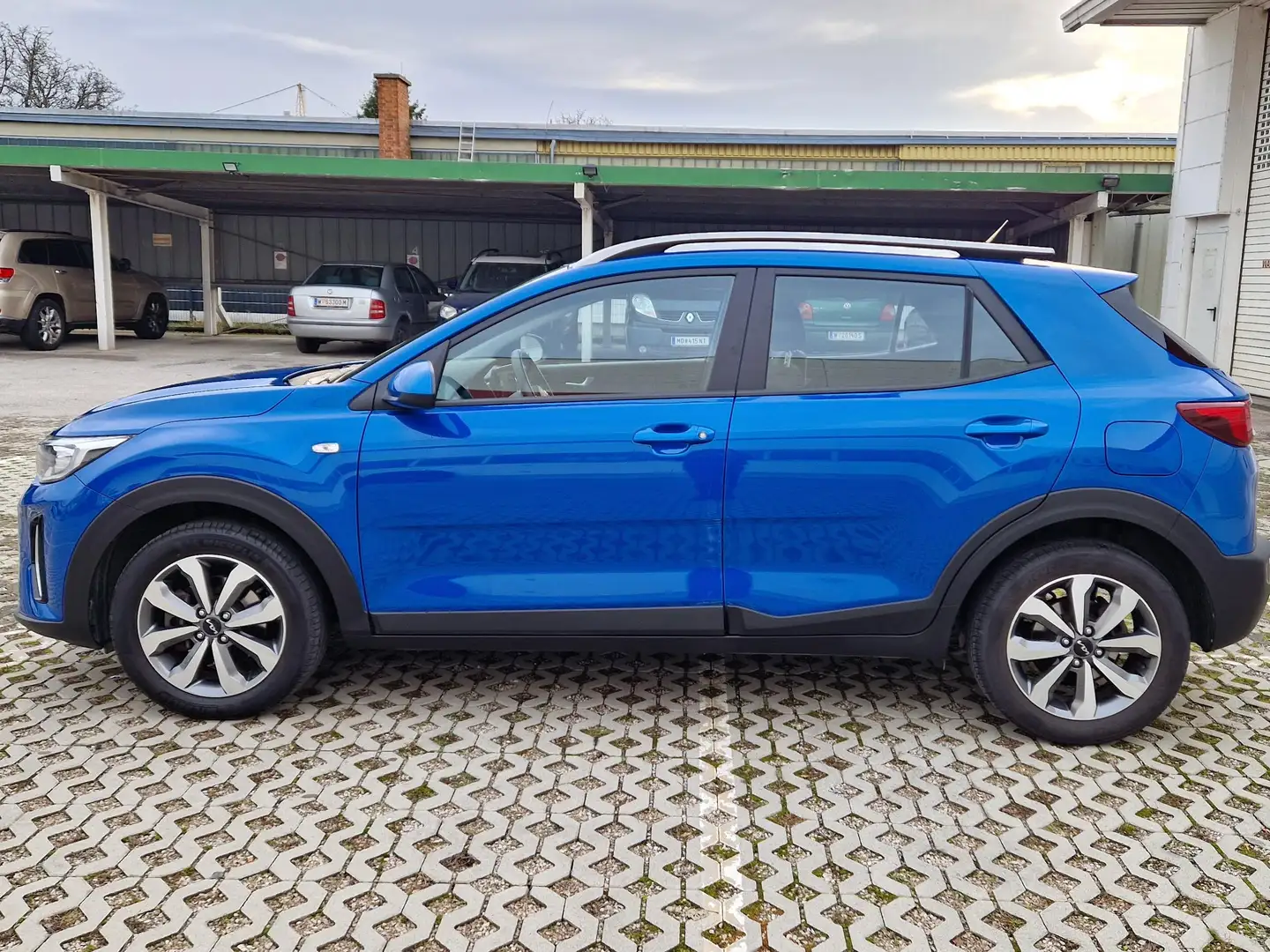 Kia Stonic 1.25 MPI ISG Silber Blau - 2