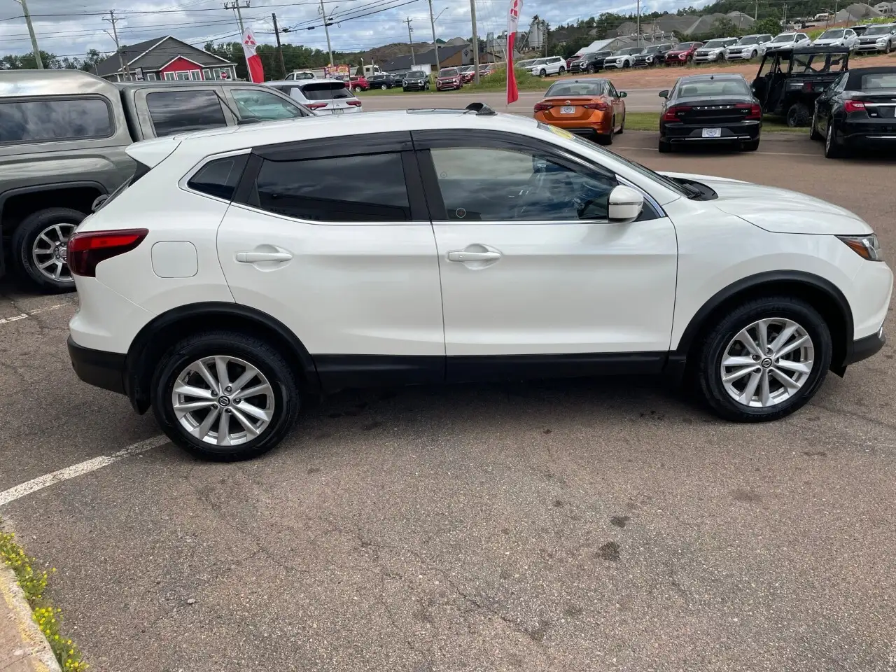 Nissan Qashqai photo Nissan Qashqai
