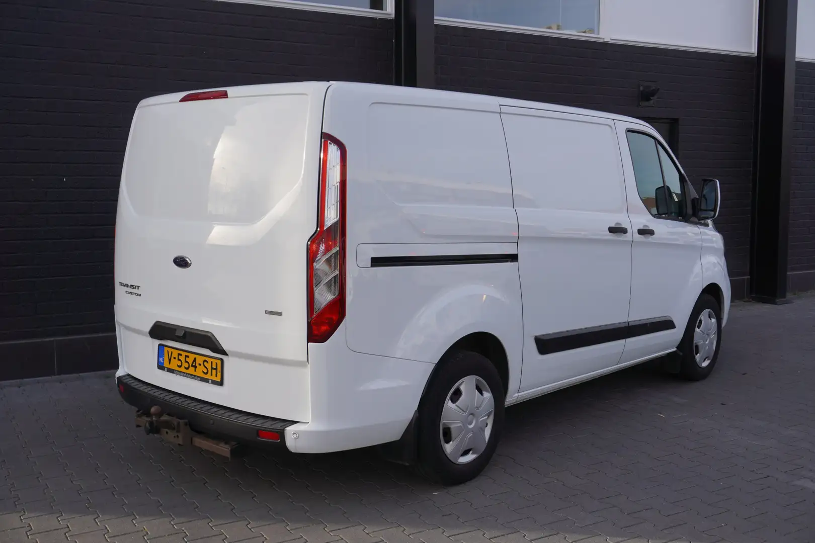 Ford Transit Custom 2.0 TDCI 130PK - EURO 6 - Airco - Navi - Cruise - Blanc - 2