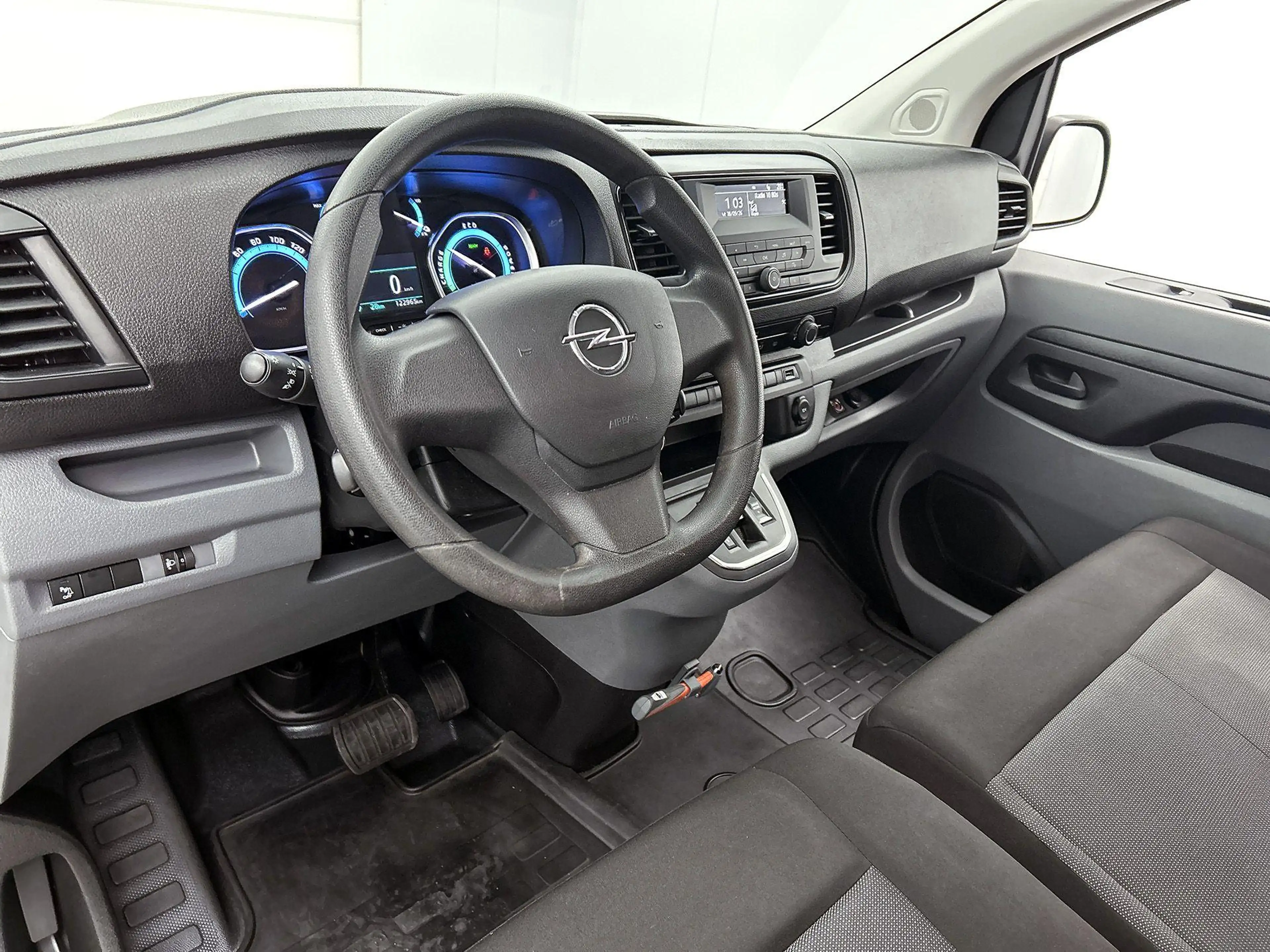 Opel Vivaro-e Combi L2H1 75 kWh Taxi voorbereid(type goedkeuring — photo 13