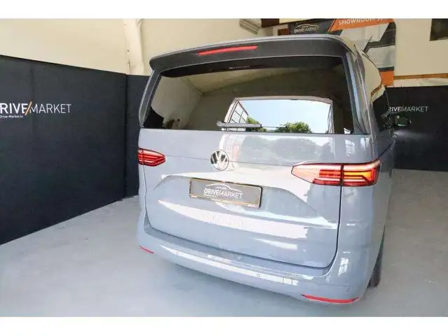 Volkswagen T7 Multivan Life LONG