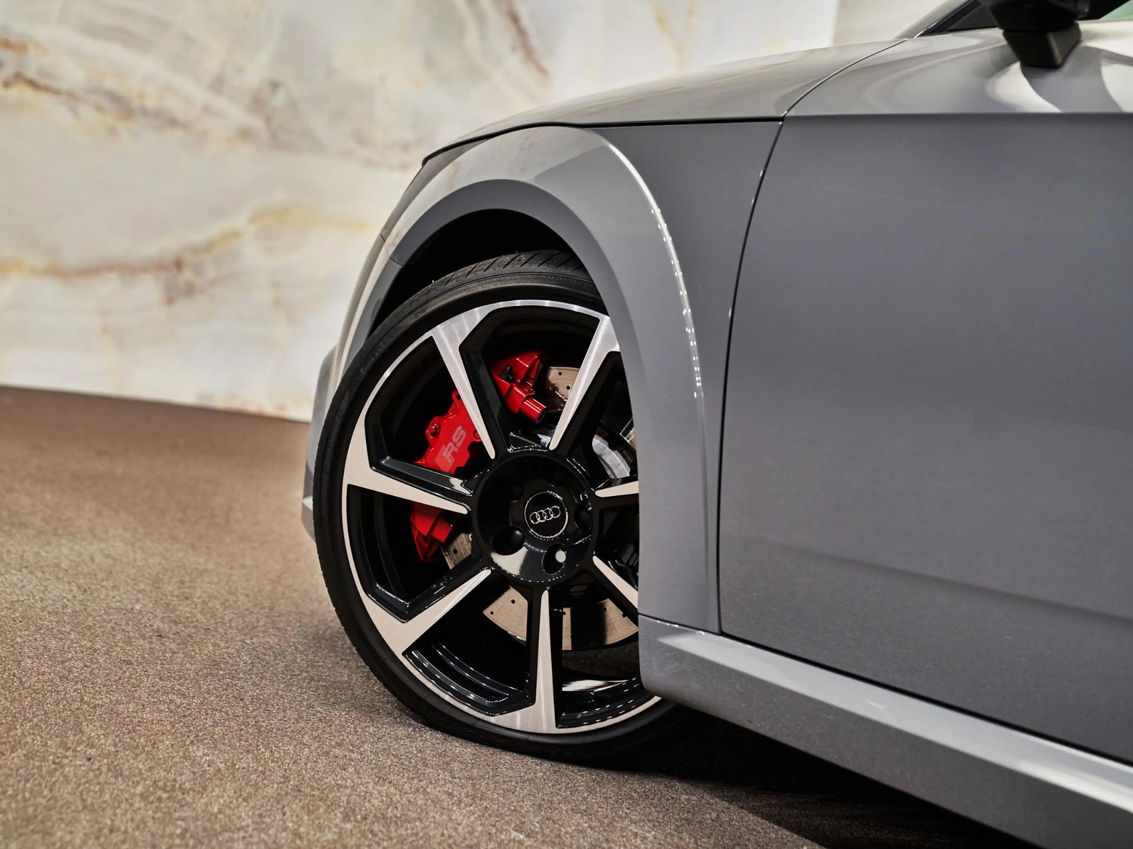 Audi TT RS Roadster 2.5 TFSI Quattro , B&O, magnetic, matrix- — photo 26