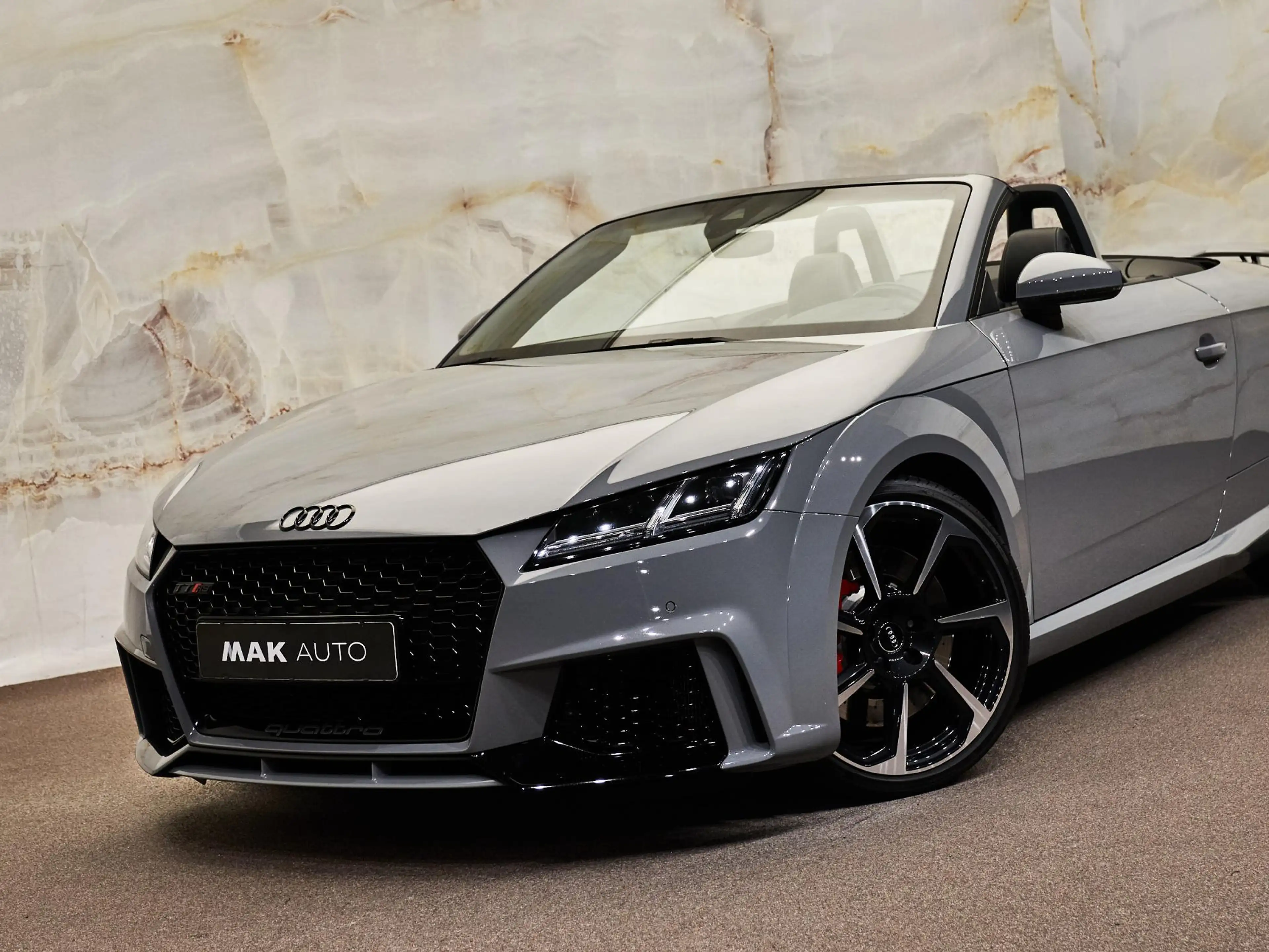 Audi TT RS Roadster 2.5 TFSI Quattro , B&O, magnetic, matrix- — photo 4