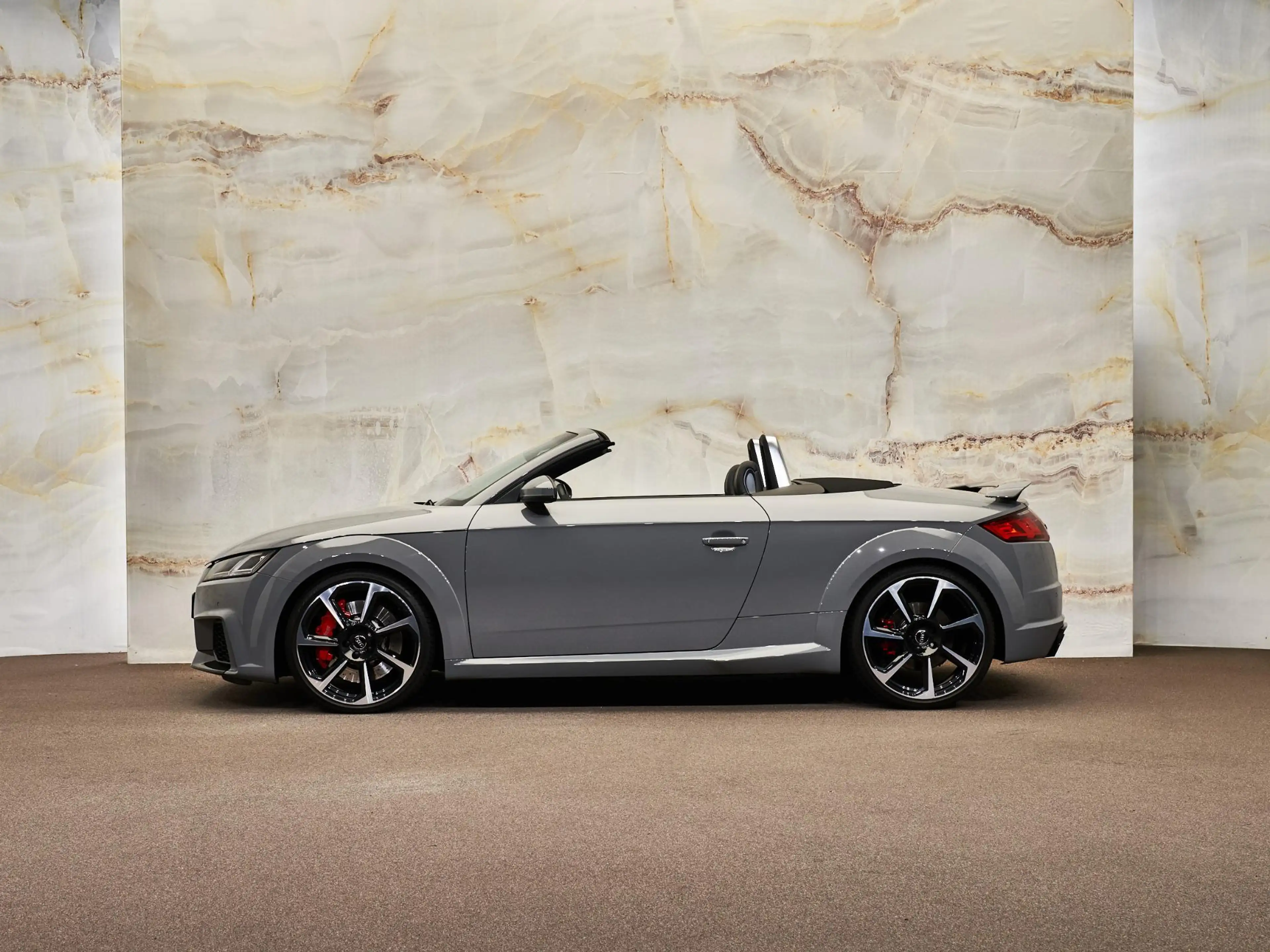 Audi TT RS Roadster 2.5 TFSI Quattro , B&O, magnetic, matrix- — photo 2