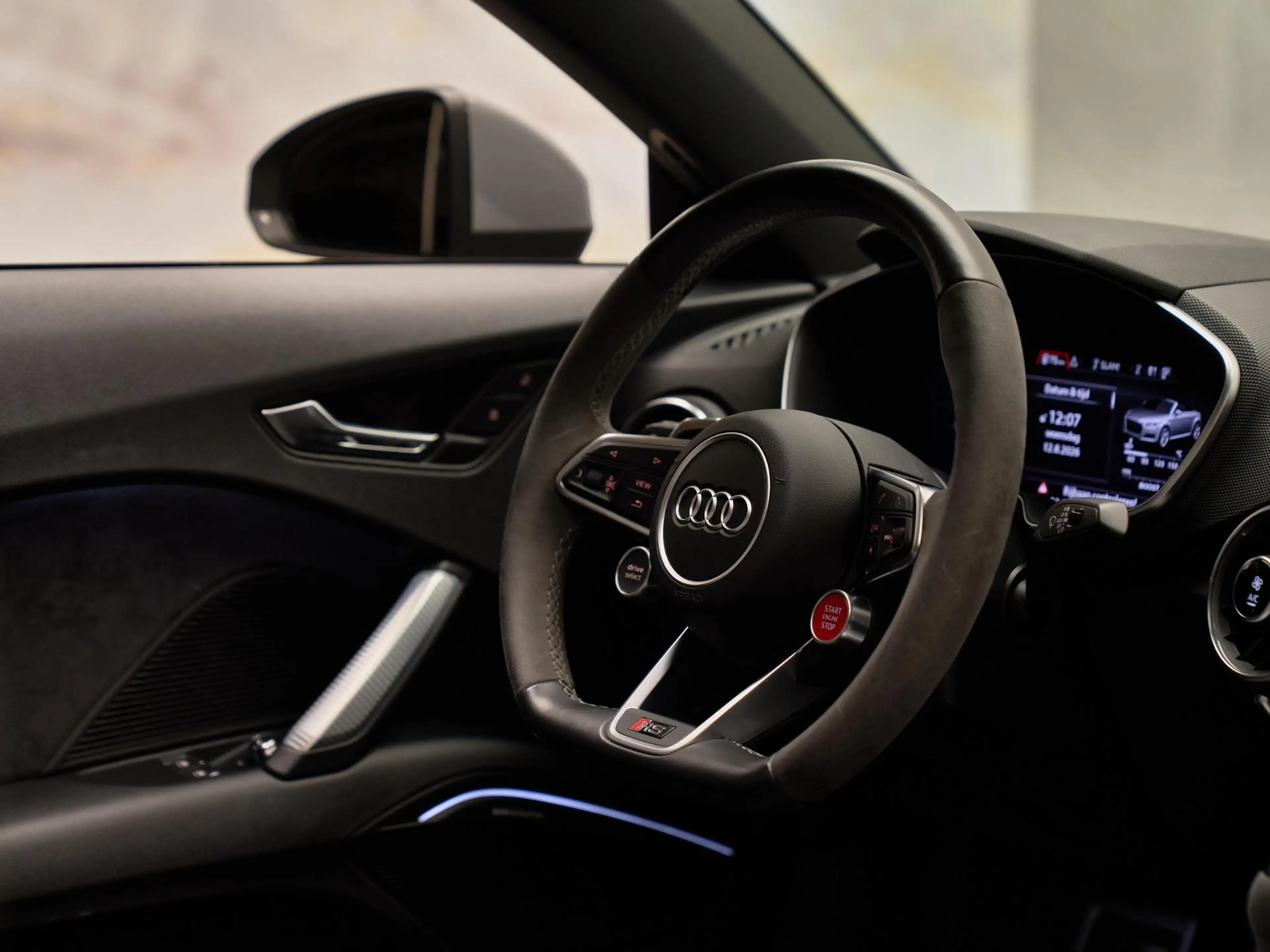 Audi TT RS Roadster 2.5 TFSI Quattro , B&O, magnetic, matrix- — photo 24