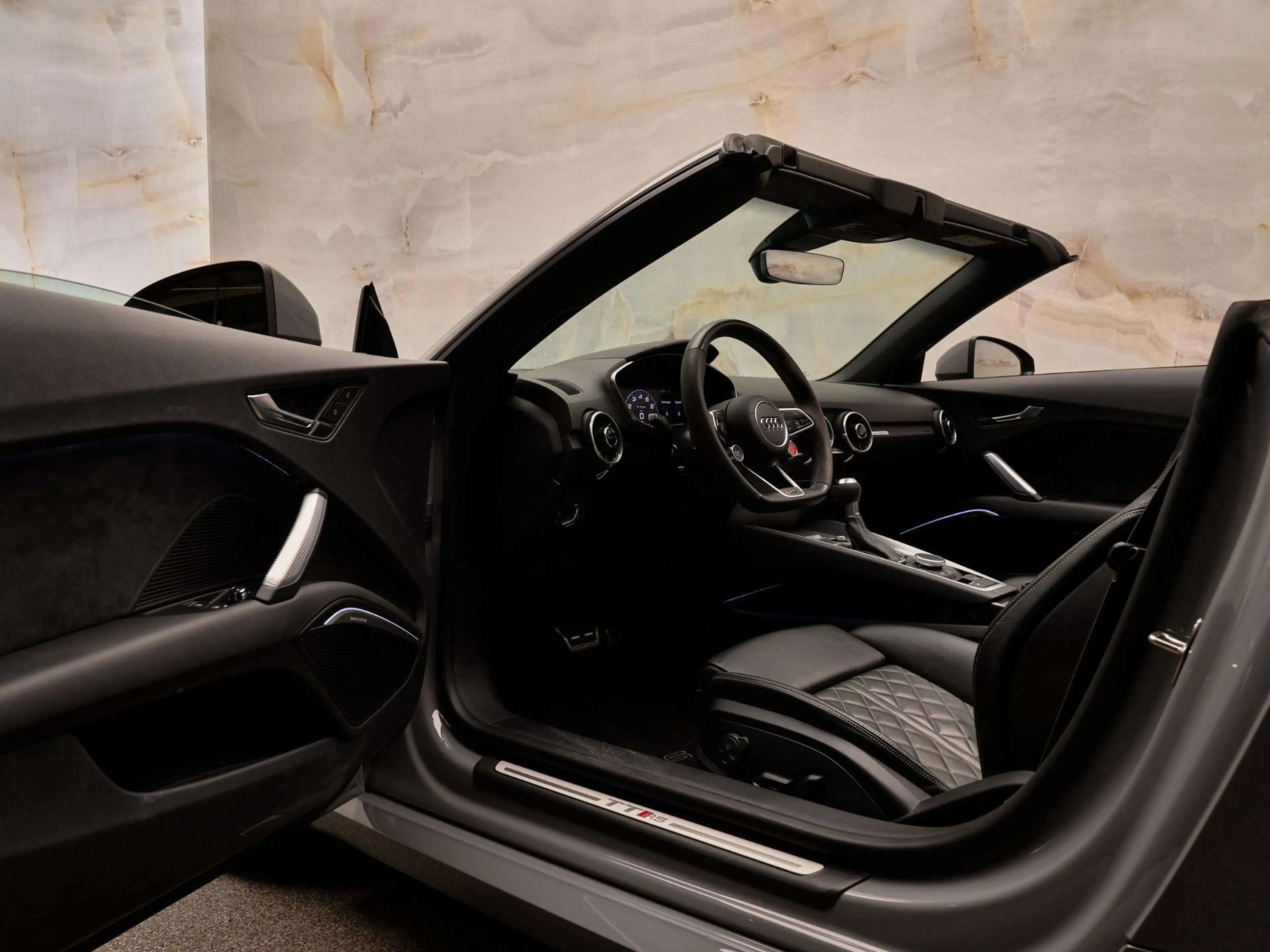 Audi TT RS Roadster 2.5 TFSI Quattro , B&O, magnetic, matrix- — photo 6