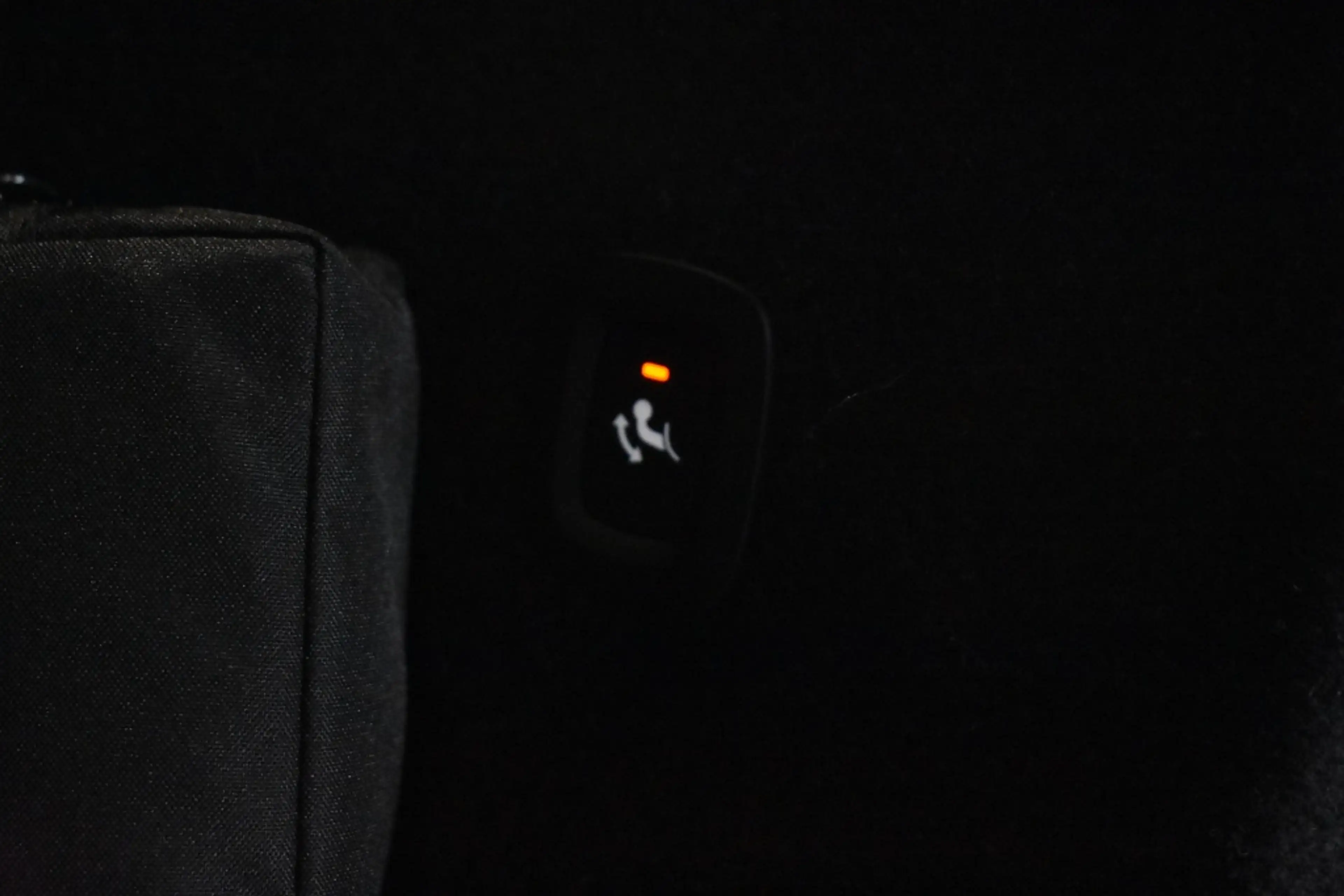 Volvo EC40 Extended Range Ultra 82kWh/252PK | Harman/Kardon | — photo 17