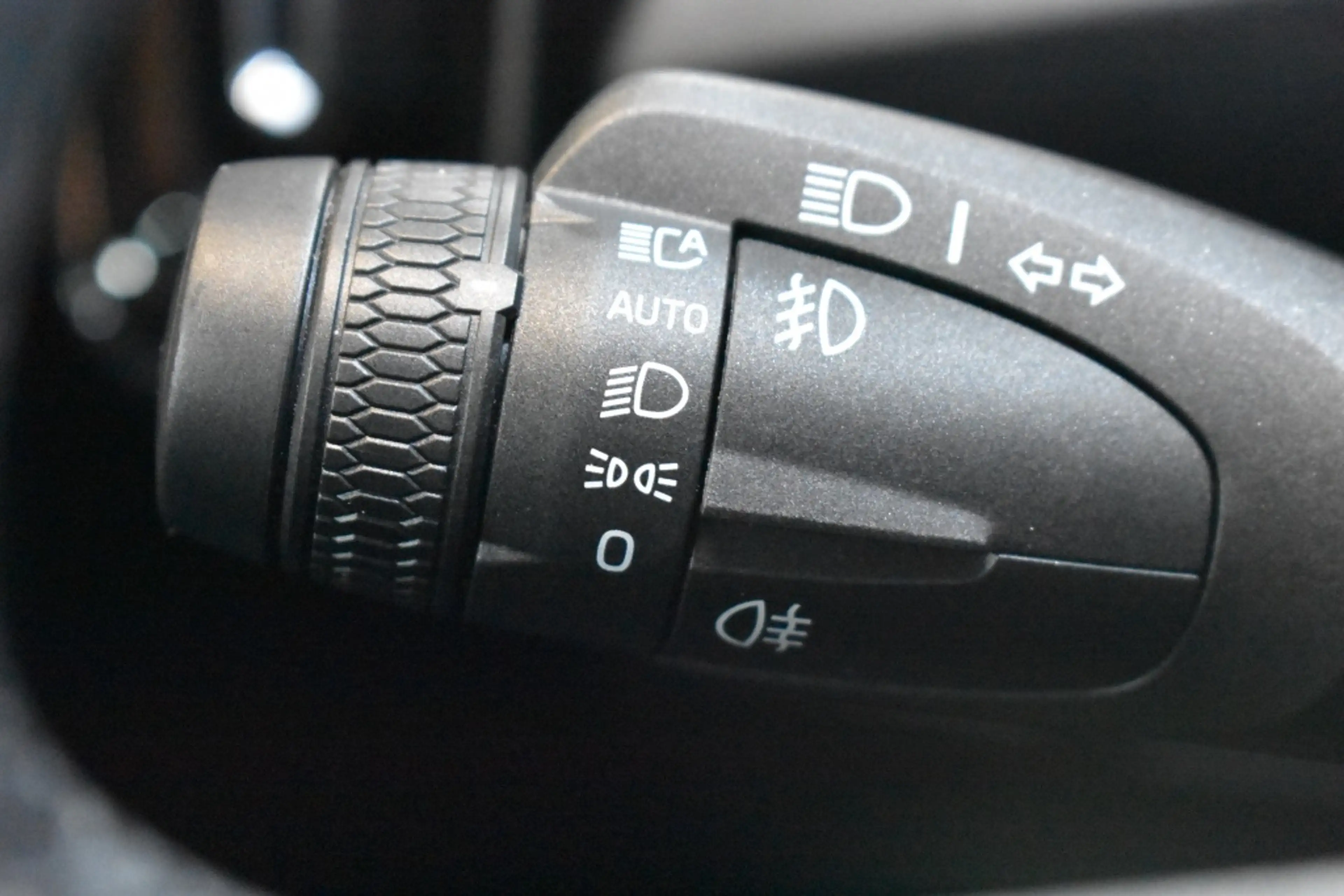 Volvo EC40 Extended Range Ultra 82kWh/252PK | Harman/Kardon | — photo 45