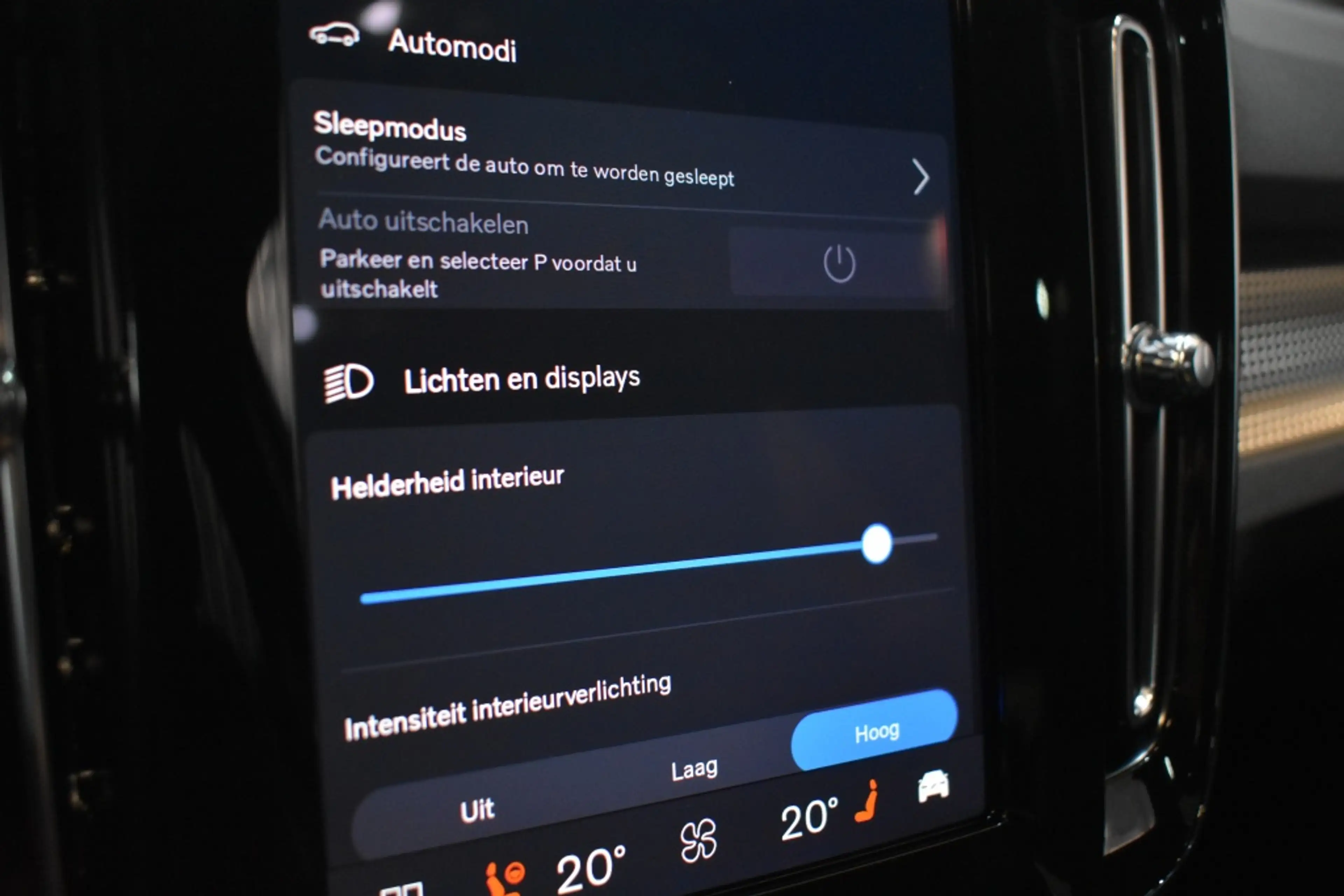 Volvo EC40 Extended Range Ultra 82kWh/252PK | Harman/Kardon | — photo 38