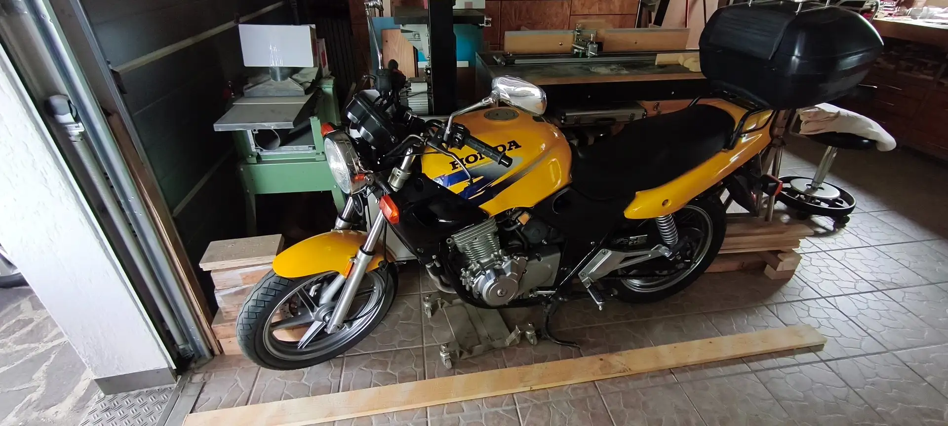 Honda CB 500 Žlutá - 1