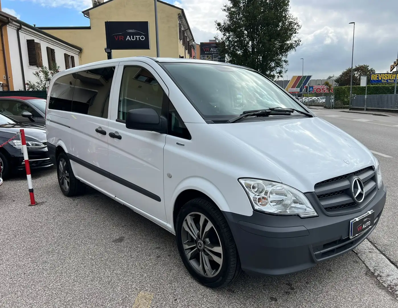 Mercedes-Benz Vito 9 POSTI 2.2 cdi AUTOM./GOMME NUOVE/IVA DEDUCIBILE Bianco - 1
