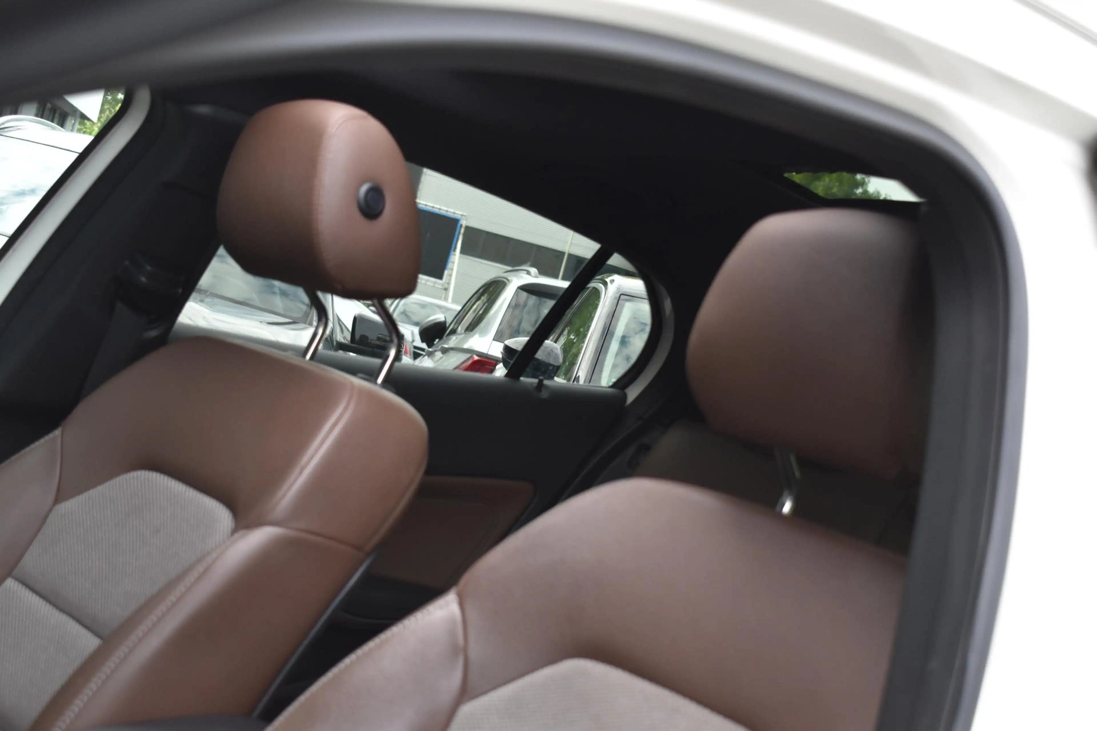 Mercedes-Benz GLA 250 4Matic Edition 1 Pano ACC Camera Trekhaak — photo 13