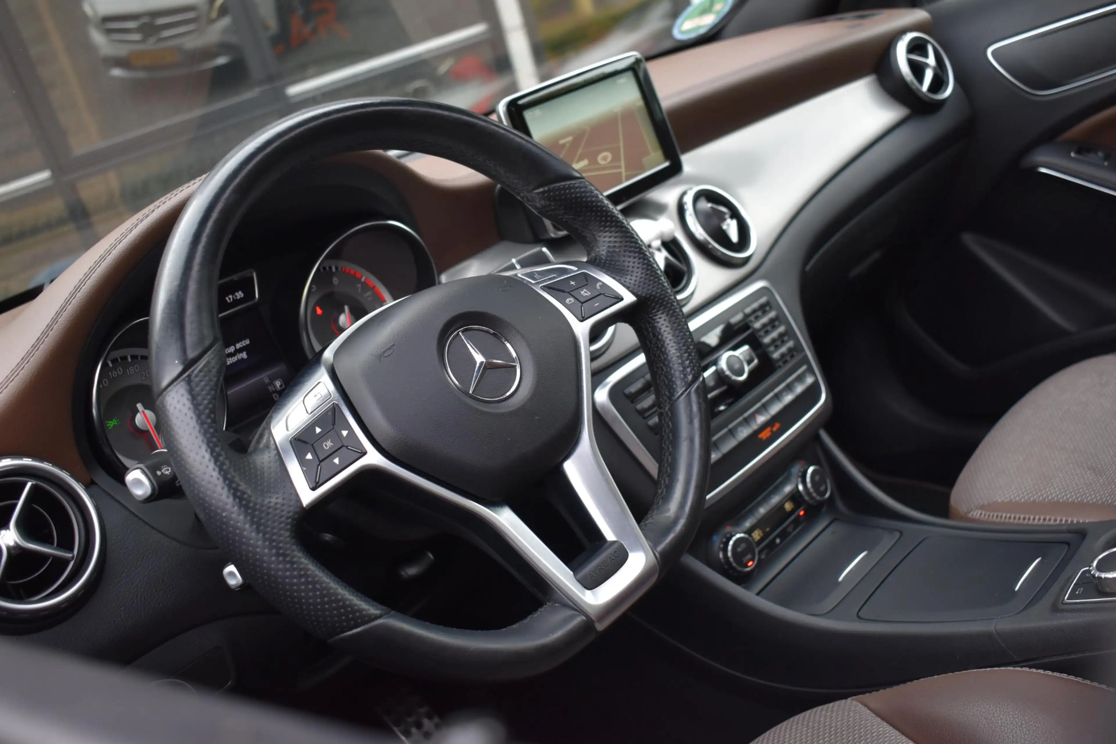 Mercedes-Benz GLA 250 4Matic Edition 1 Pano ACC Camera Trekhaak — photo 14