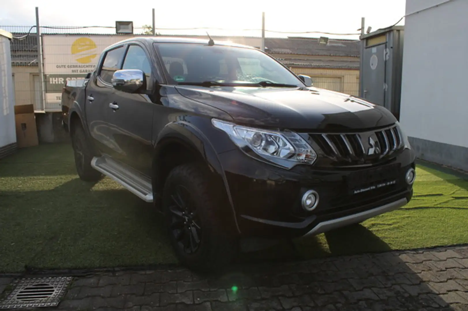 Mitsubishi L200 Top Doppelkabine 4WD *Rollo*94TKM*Kamera*Top gepfl Schwarz - 1