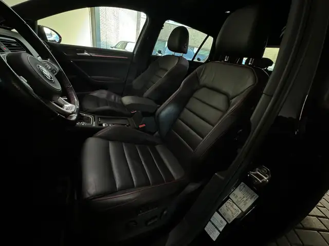 Volkswagen Golf view 10