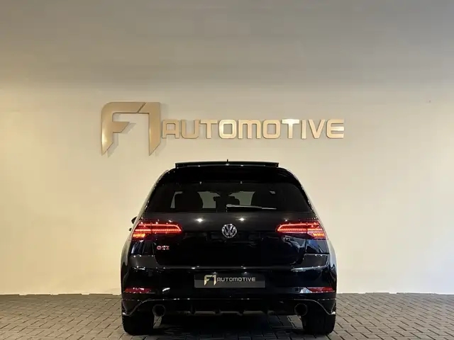 Volkswagen Golf view 5