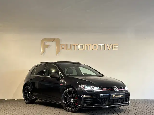 Volkswagen Golf view 3