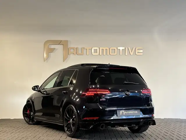 Volkswagen Golf view 4