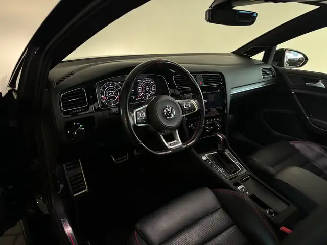 Volkswagen Golf view 9