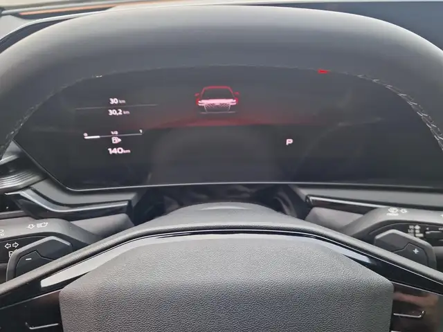 Audi A6 view 12