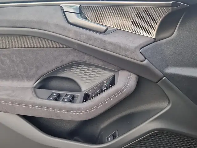 Audi A6 view 15