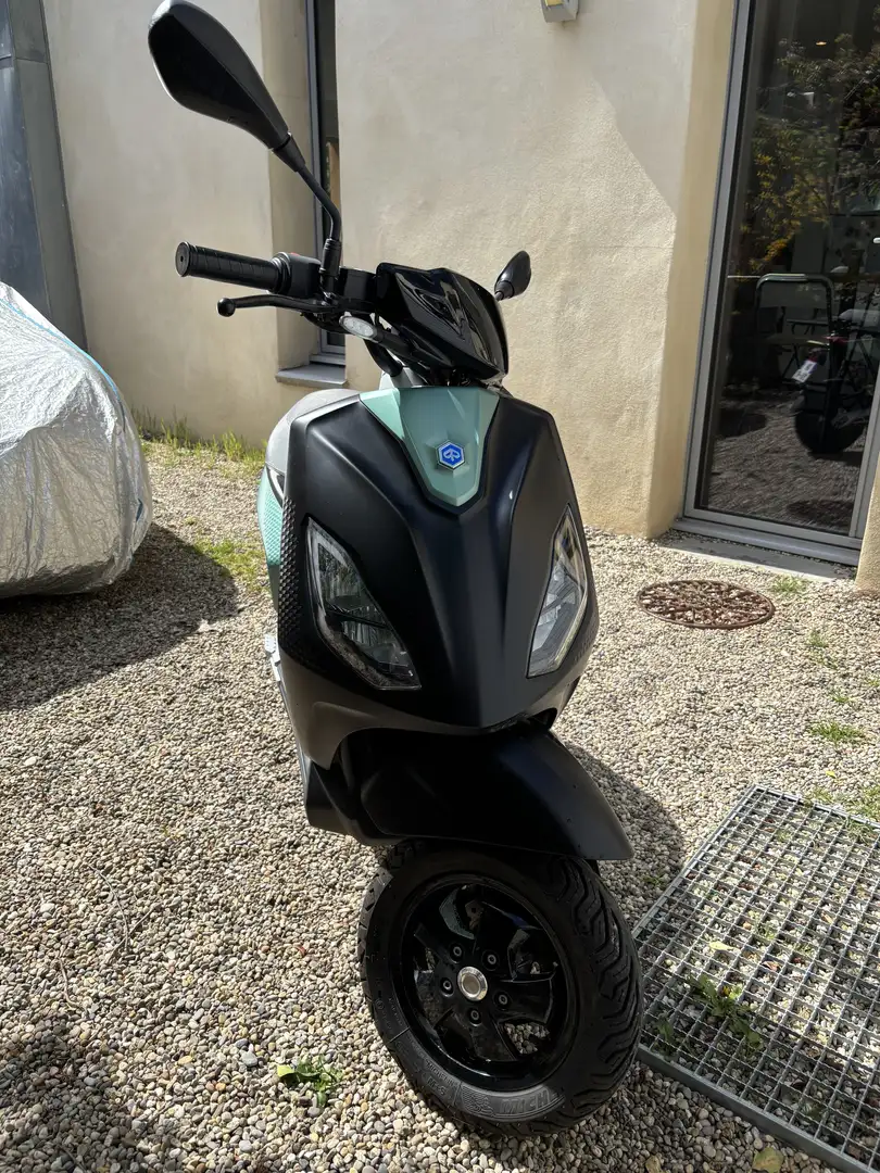 Piaggio Piaggio 1 Černá - 1