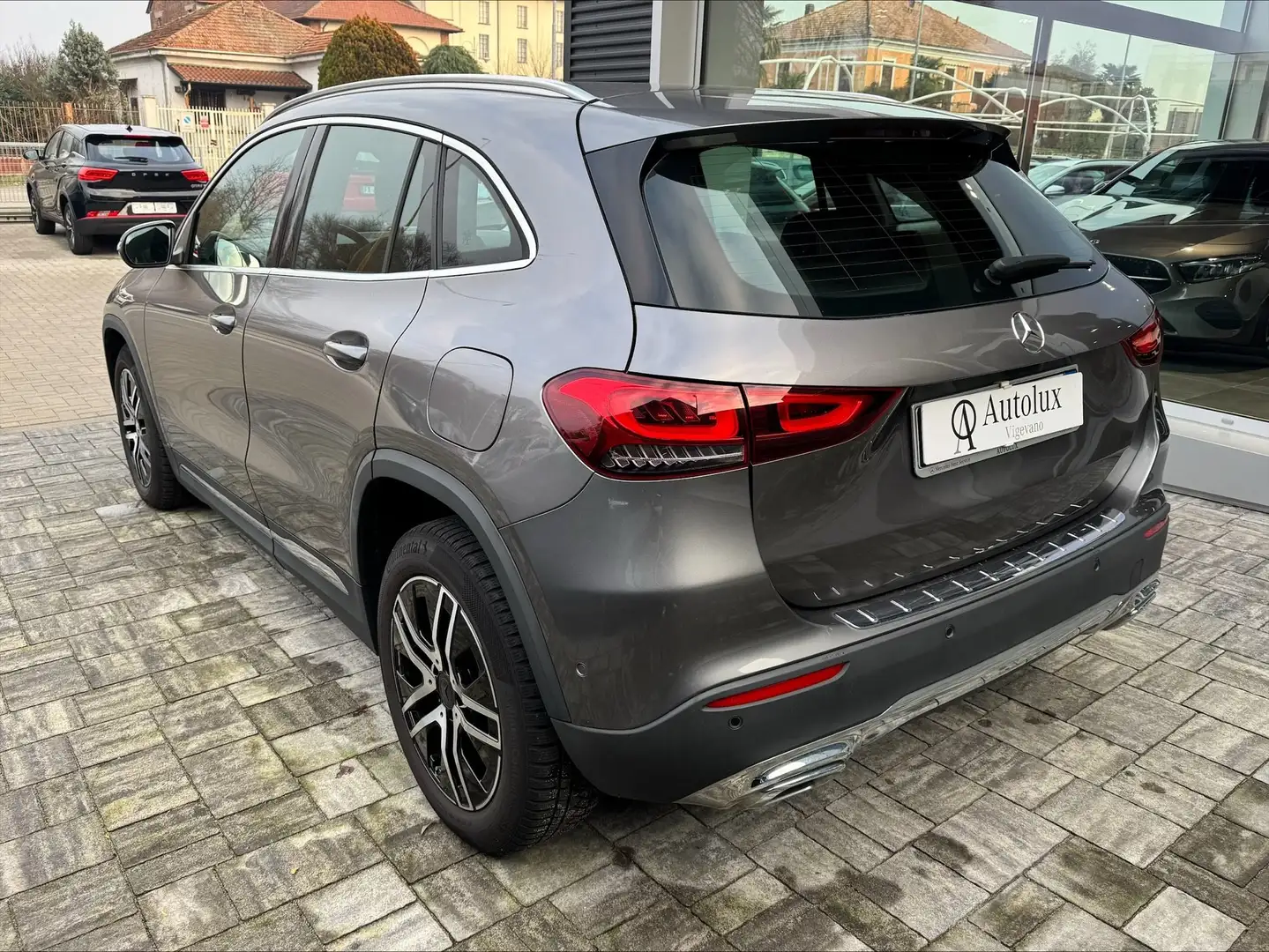 Mercedes-Benz GLA 200 GLA-H247 2020 d Sport Plus auto Grau - 2