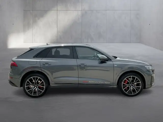 Audi Q8 view 6