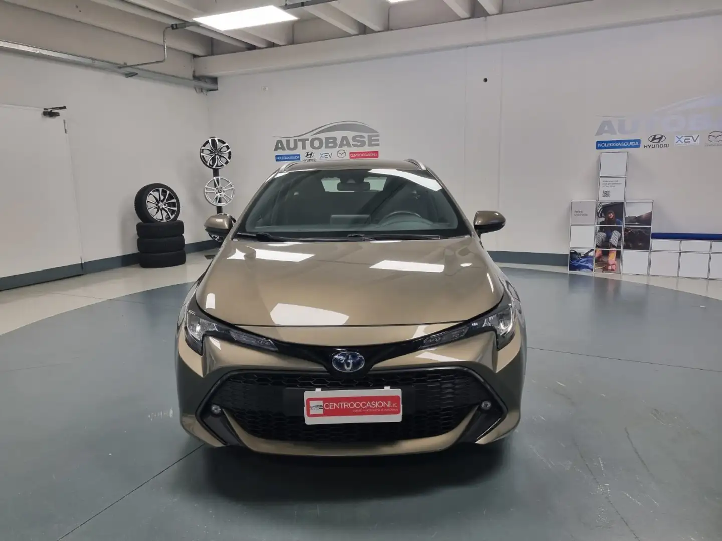 Toyota Corolla Touring Sports 1.8 Hybrid Business Bronce - 2