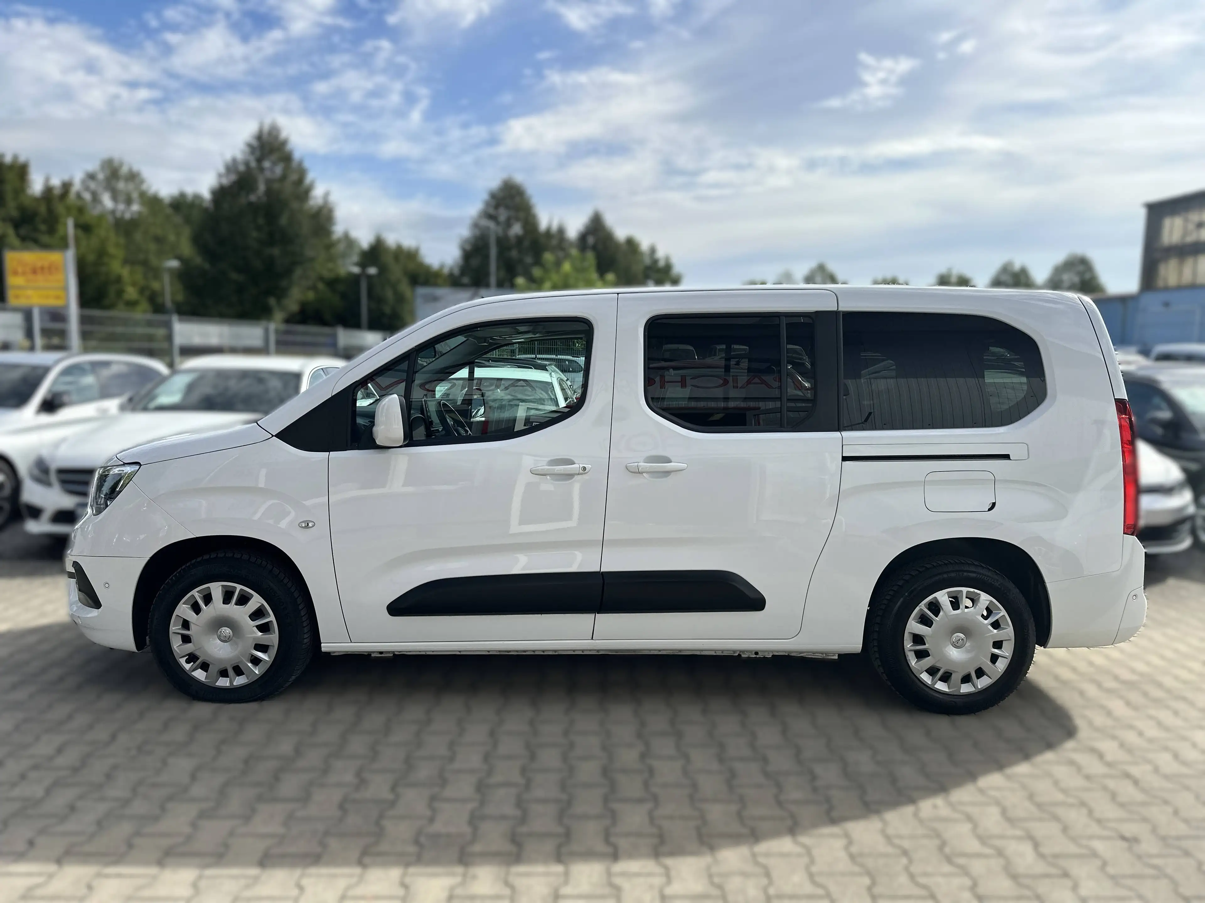 Opel Combo Life Life XL/Maxi/L2*Kamera*Navi*AHK*Parkpilot — photo 2