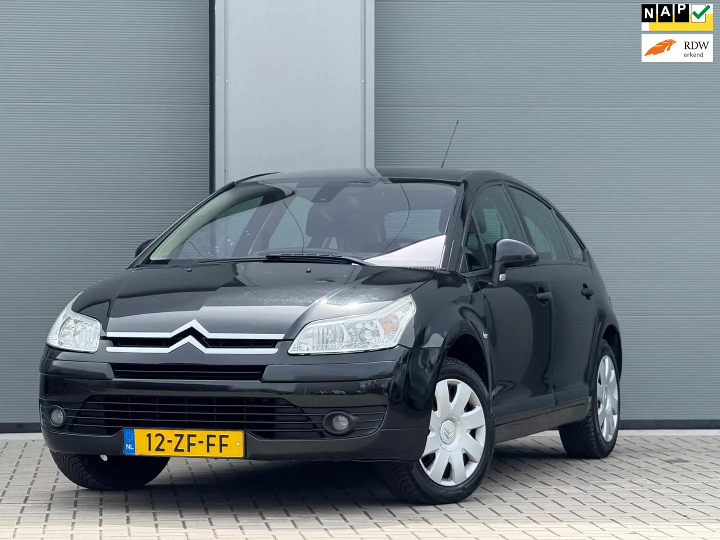 Citroen C4 1.6-16V Image | Airco | Elektrische ramen | Cruise Zwart - 1