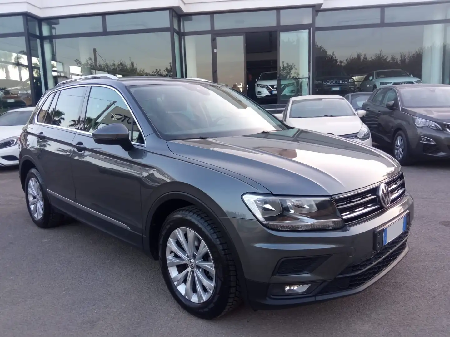 Volkswagen Tiguan 2.0 TDI Business DSG NAVI Grigio - 2
