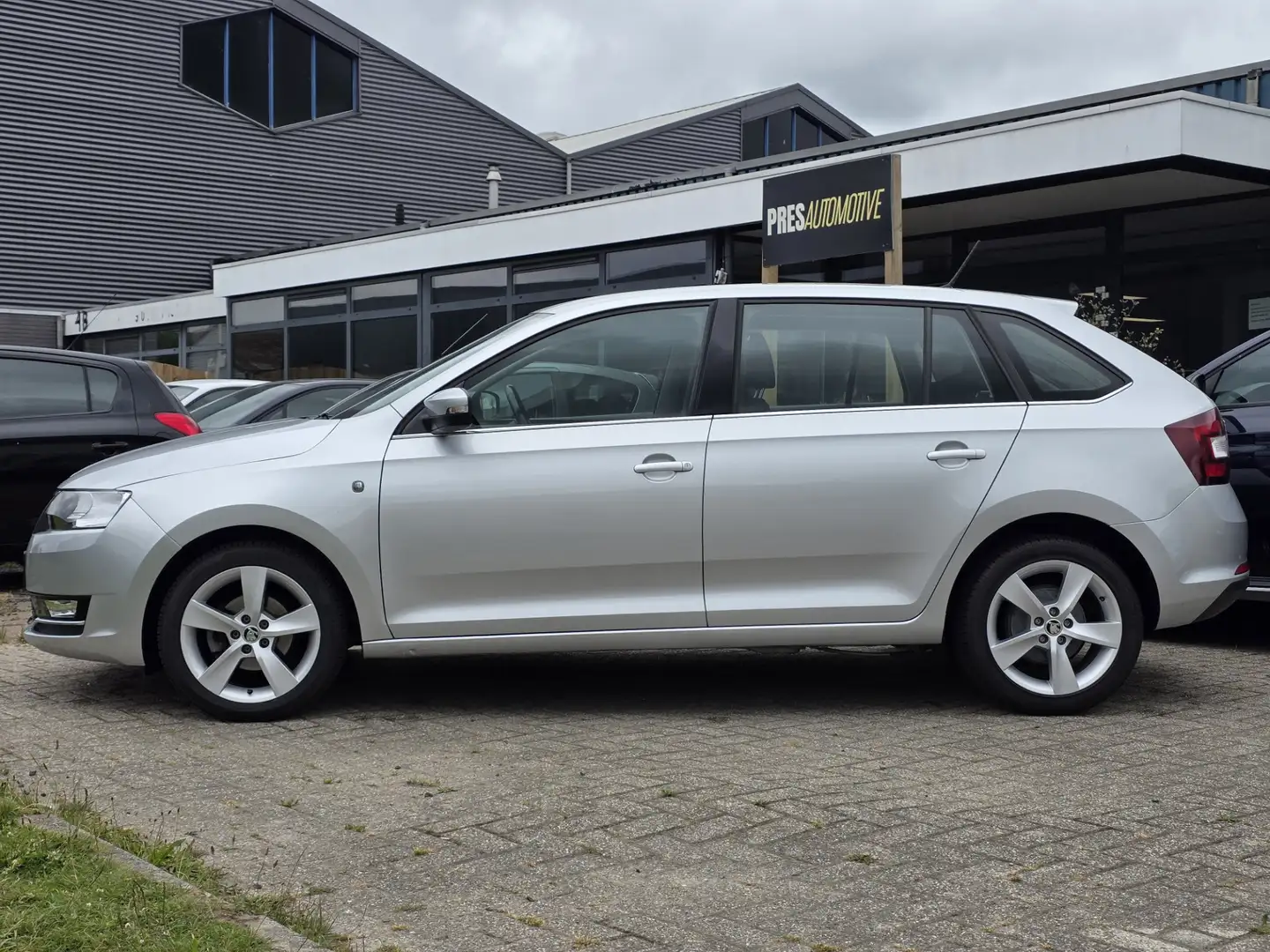 Skoda Rapid/Spaceback 1.0 TSI Greentech Clever |CLIMA|CRUISE Gris - 2