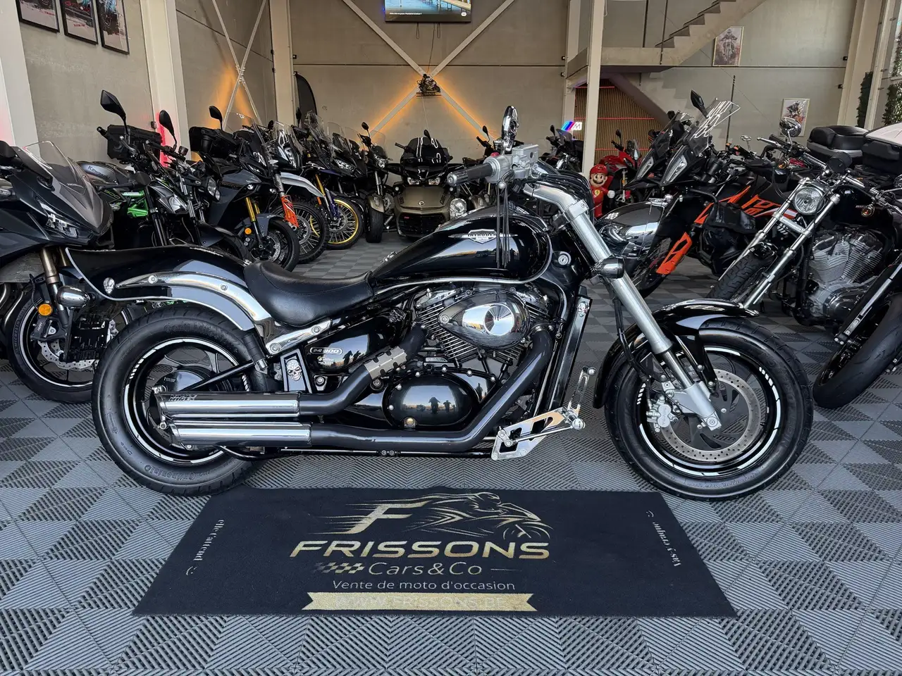 Suzuki Intruder M