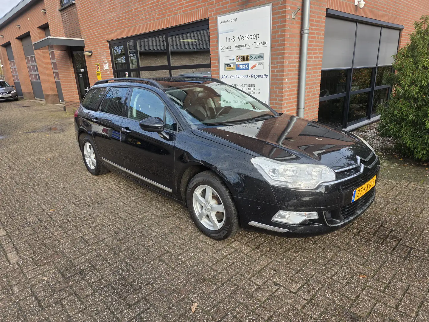 Citroen C5 Tourer 2.0 16V Ligne Business, navigatie, clima, c Noir - 1