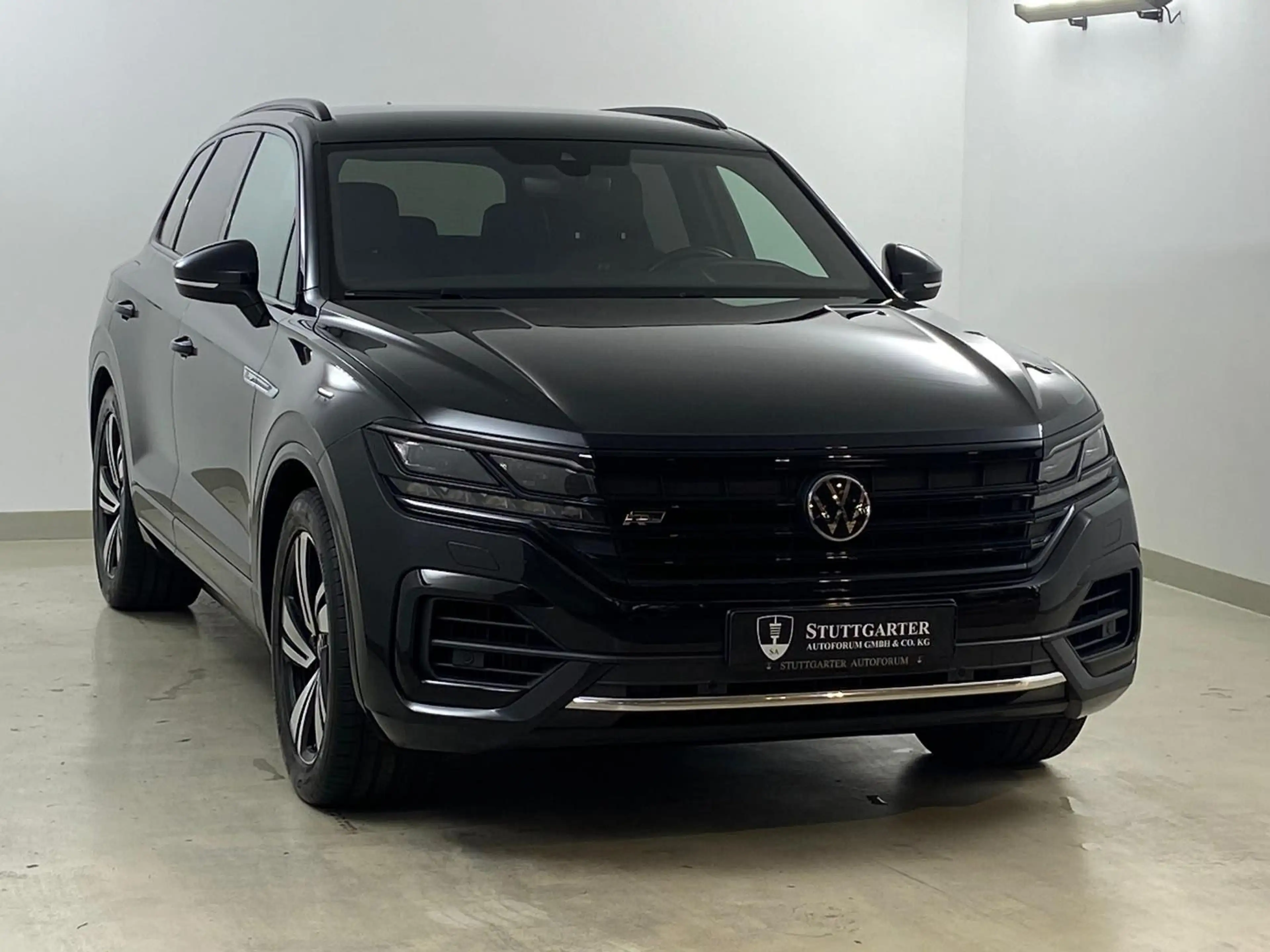 Volkswagen Touareg R-Line 4Motion Matrix Luft Head-up Black