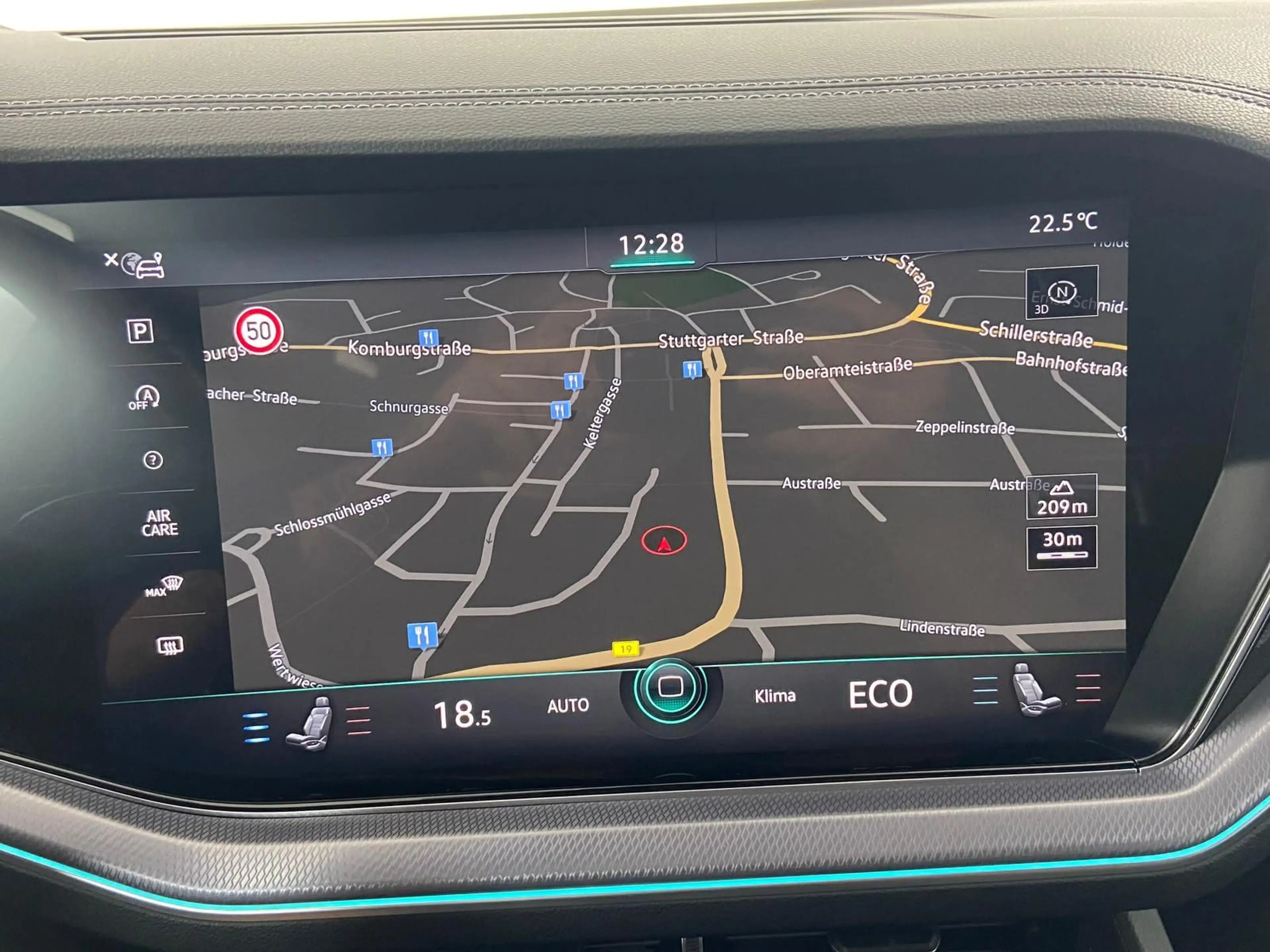 Volkswagen Touareg R-Line 4Motion Matrix Luft Head-up Black — photo 14