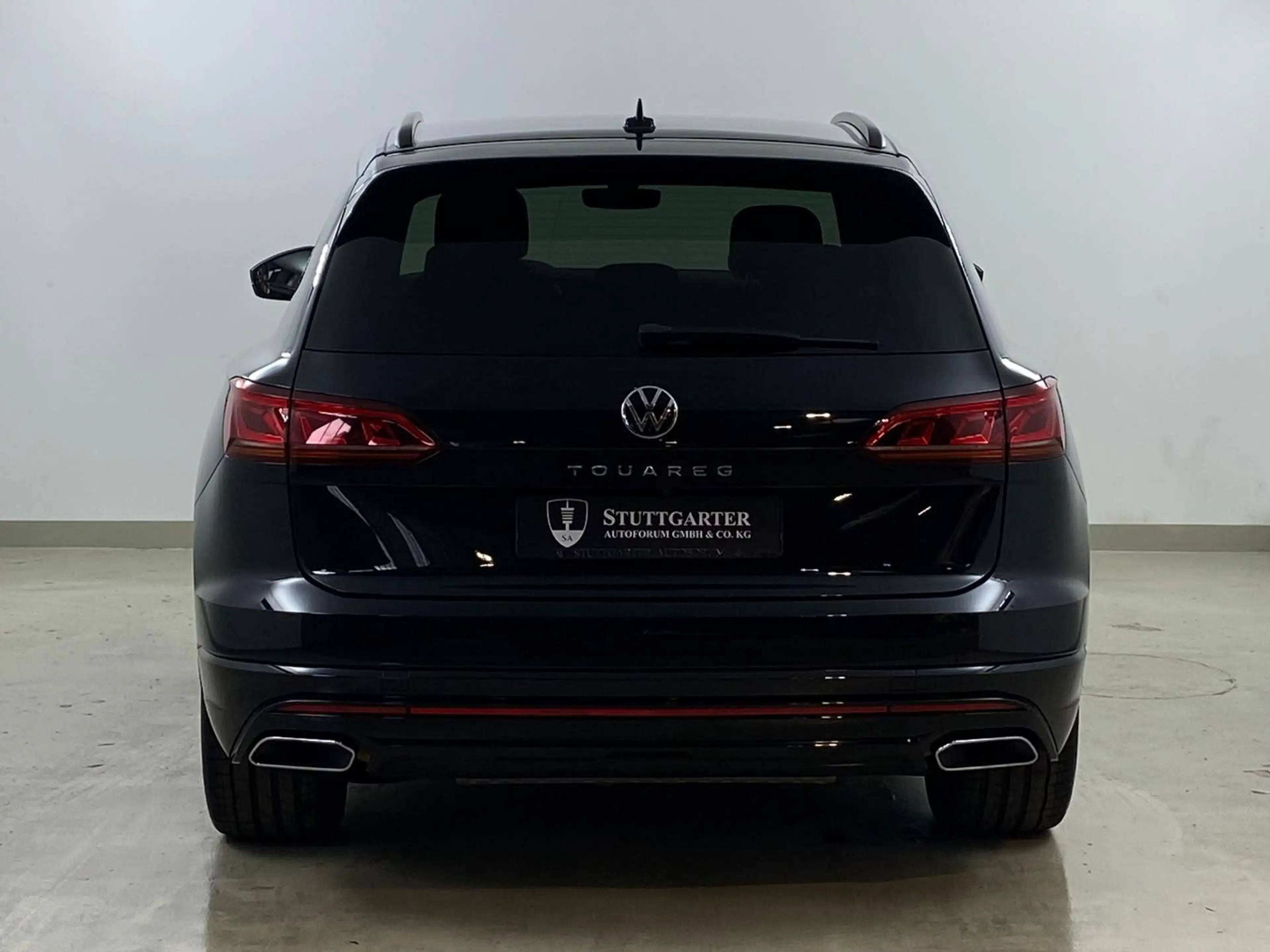 Volkswagen Touareg R-Line 4Motion Matrix Luft Head-up Black — photo 5