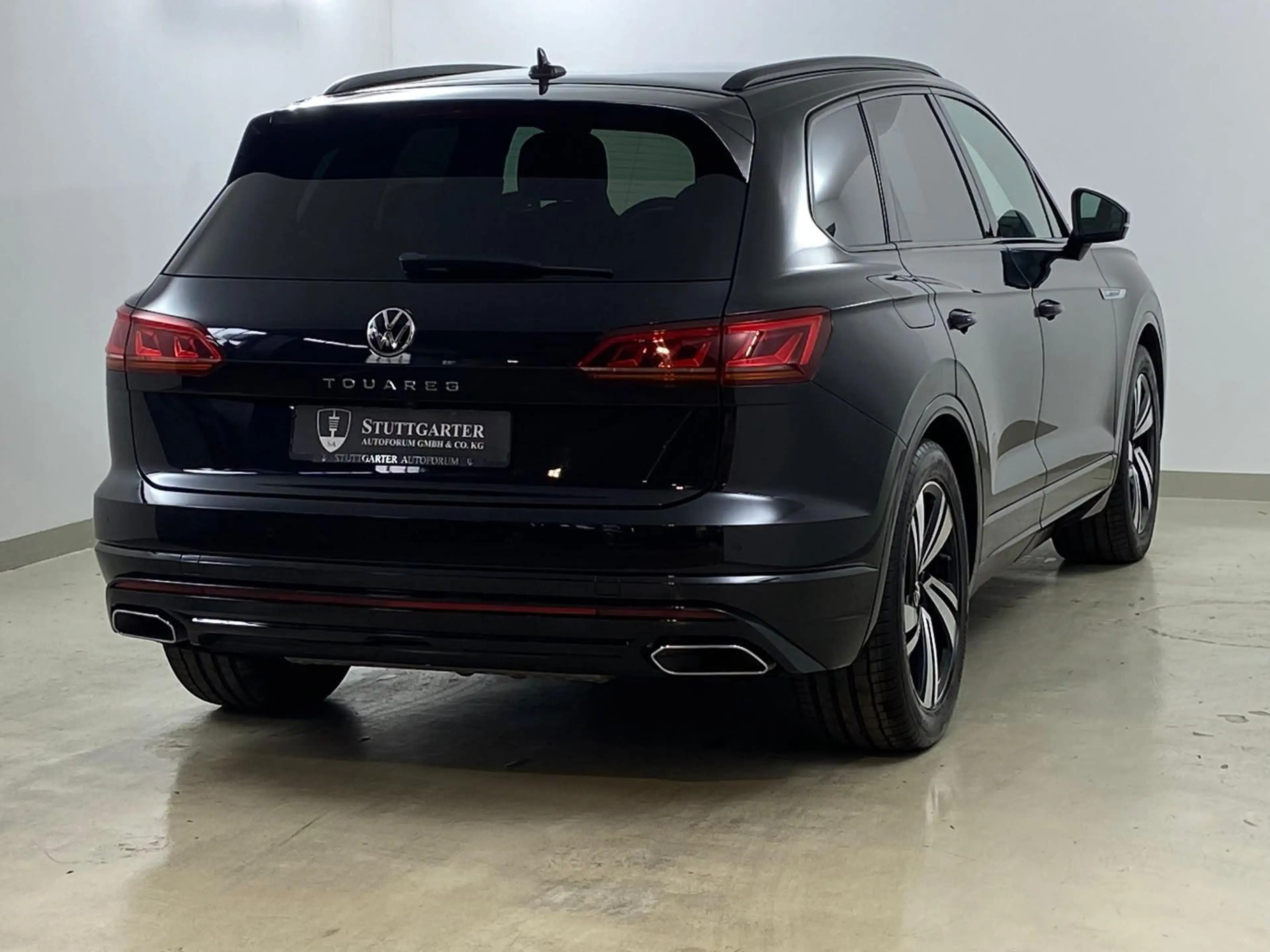 Volkswagen Touareg R-Line 4Motion Matrix Luft Head-up Black — photo 6