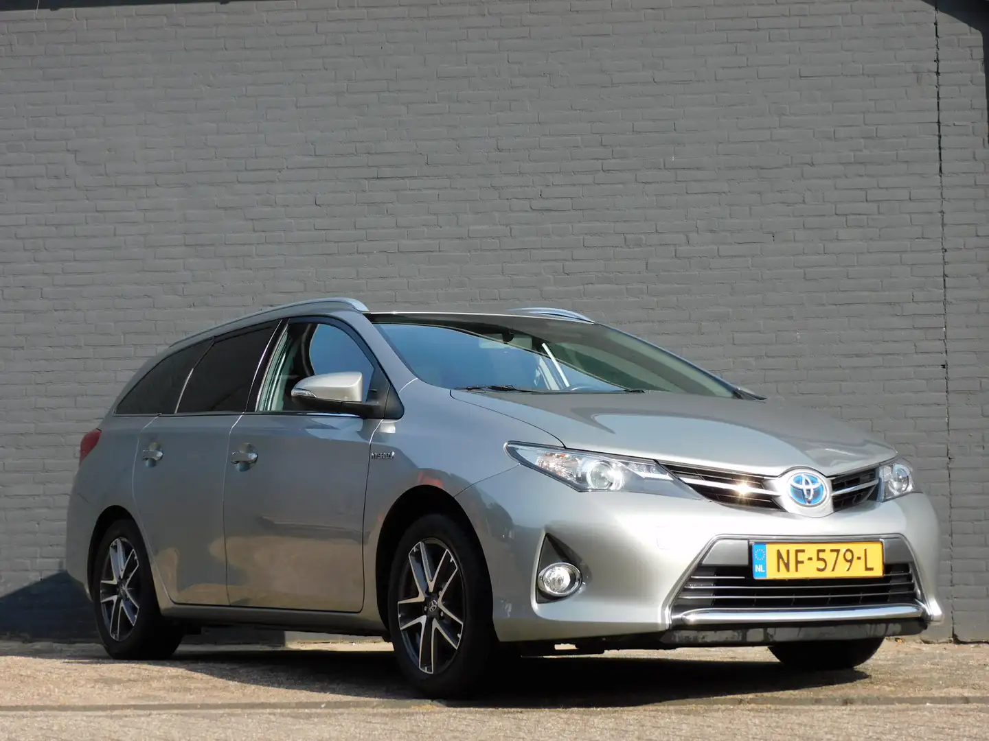Toyota Auris Touring Sports 1.8 Hybrid Lease Top 5 editie FULLM Grijs - 2