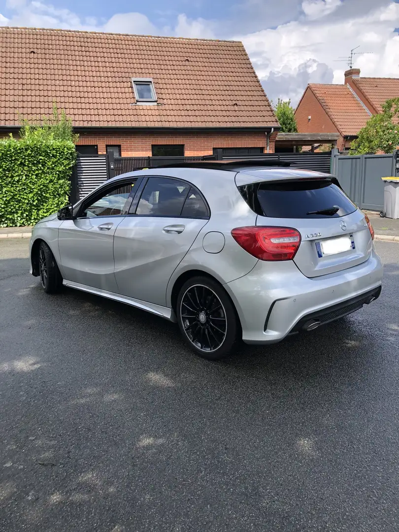 Mercedes-Benz A 220 Pack AMG NIGHT Fascination 7-G DCT - 2