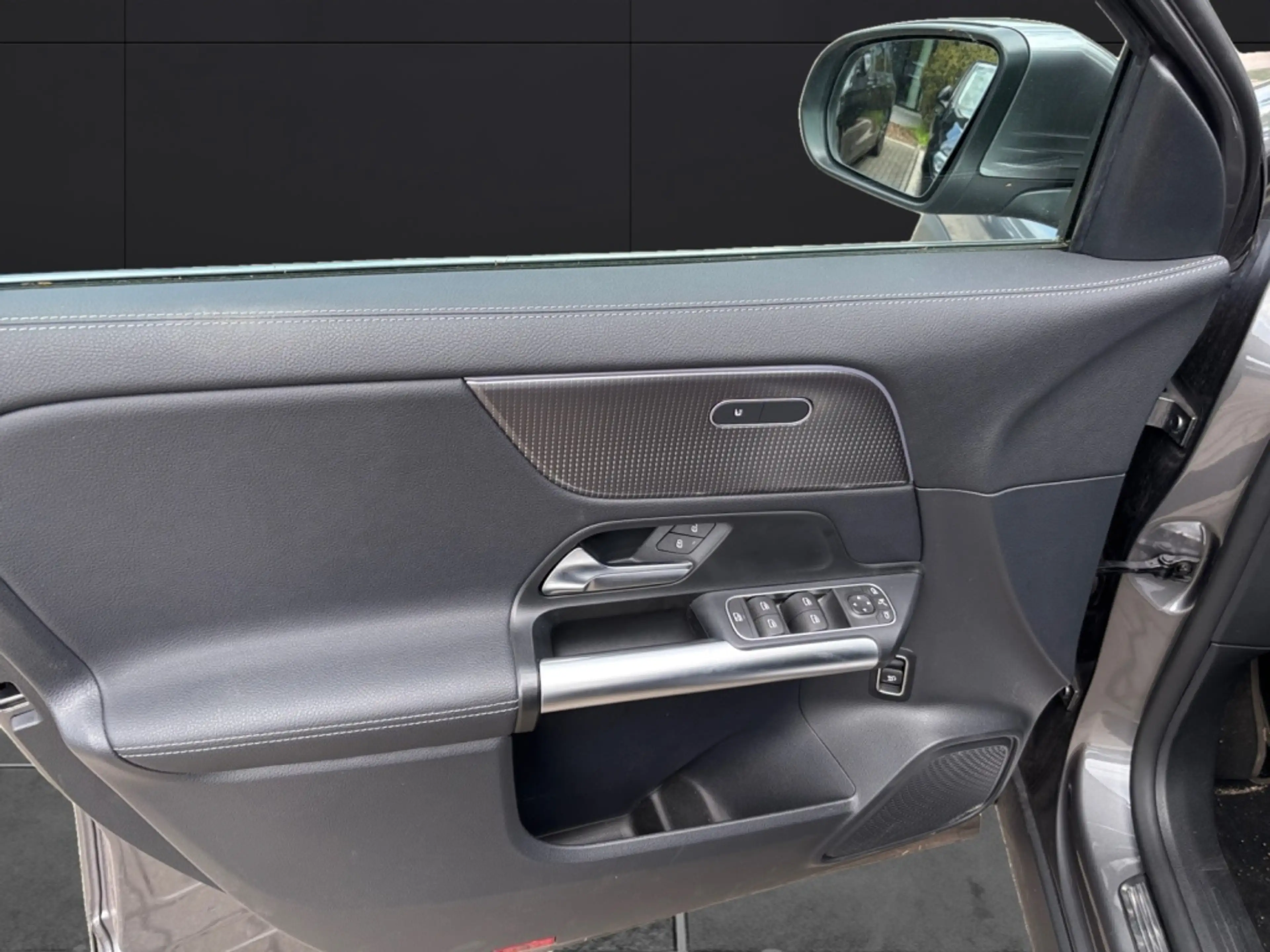 Mercedes-Benz GLA 200 d Progressive*AHV*Keyless Go — photo 9