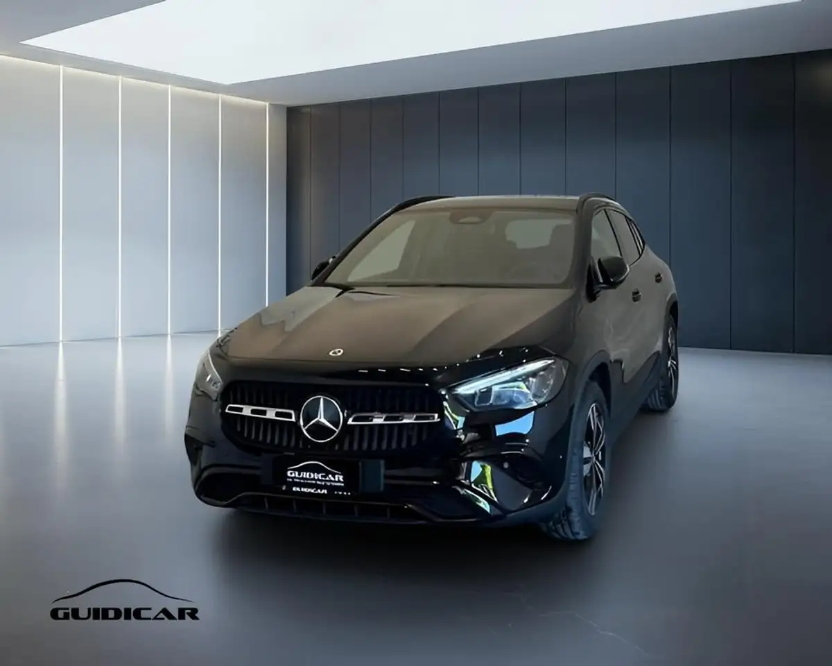 Mercedes-Benz GLA 200