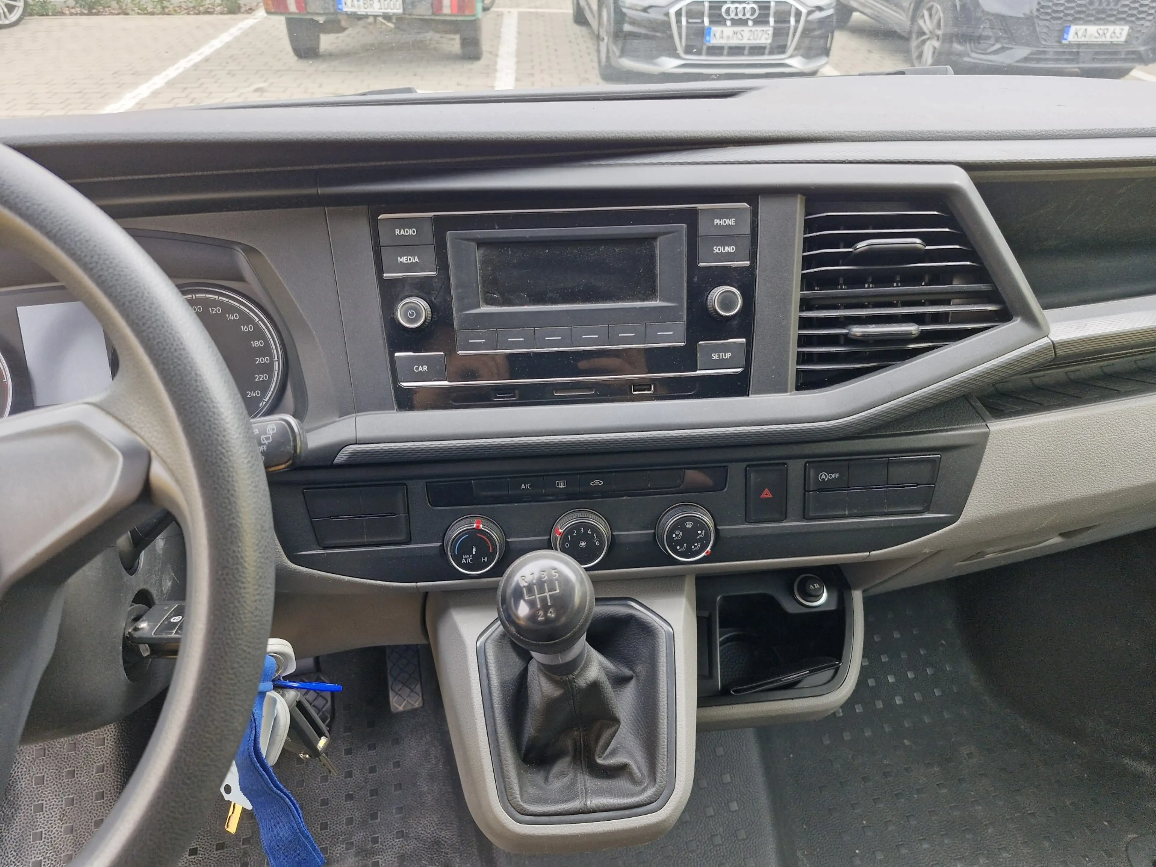 Volkswagen T6.1 Transporter Kasten 2.0 TDI AHK Bremsen neu — photo 5