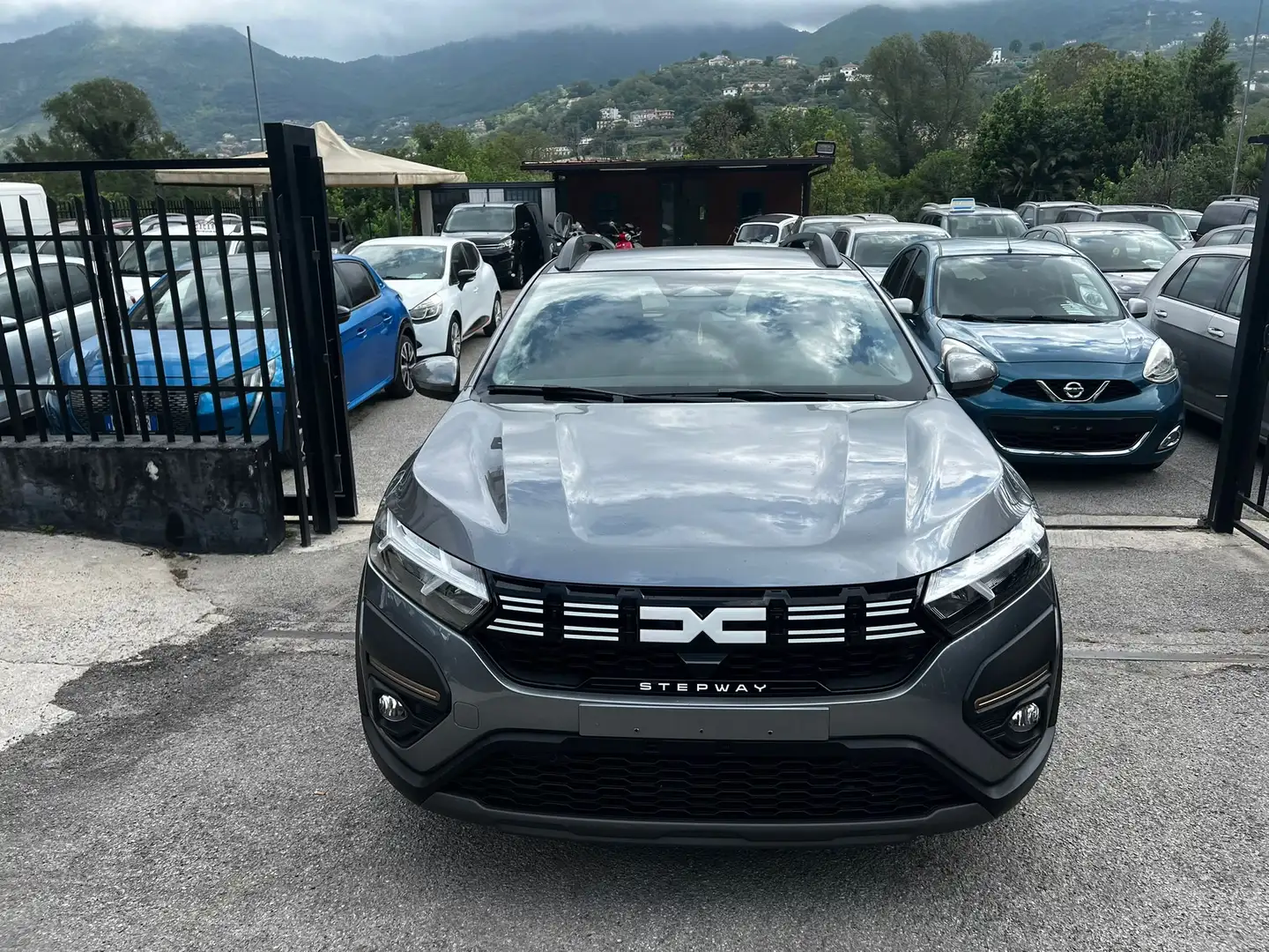 Dacia Sandero Stepway 1.0 tce Extreme Eco-g 100cv Grigio - 1