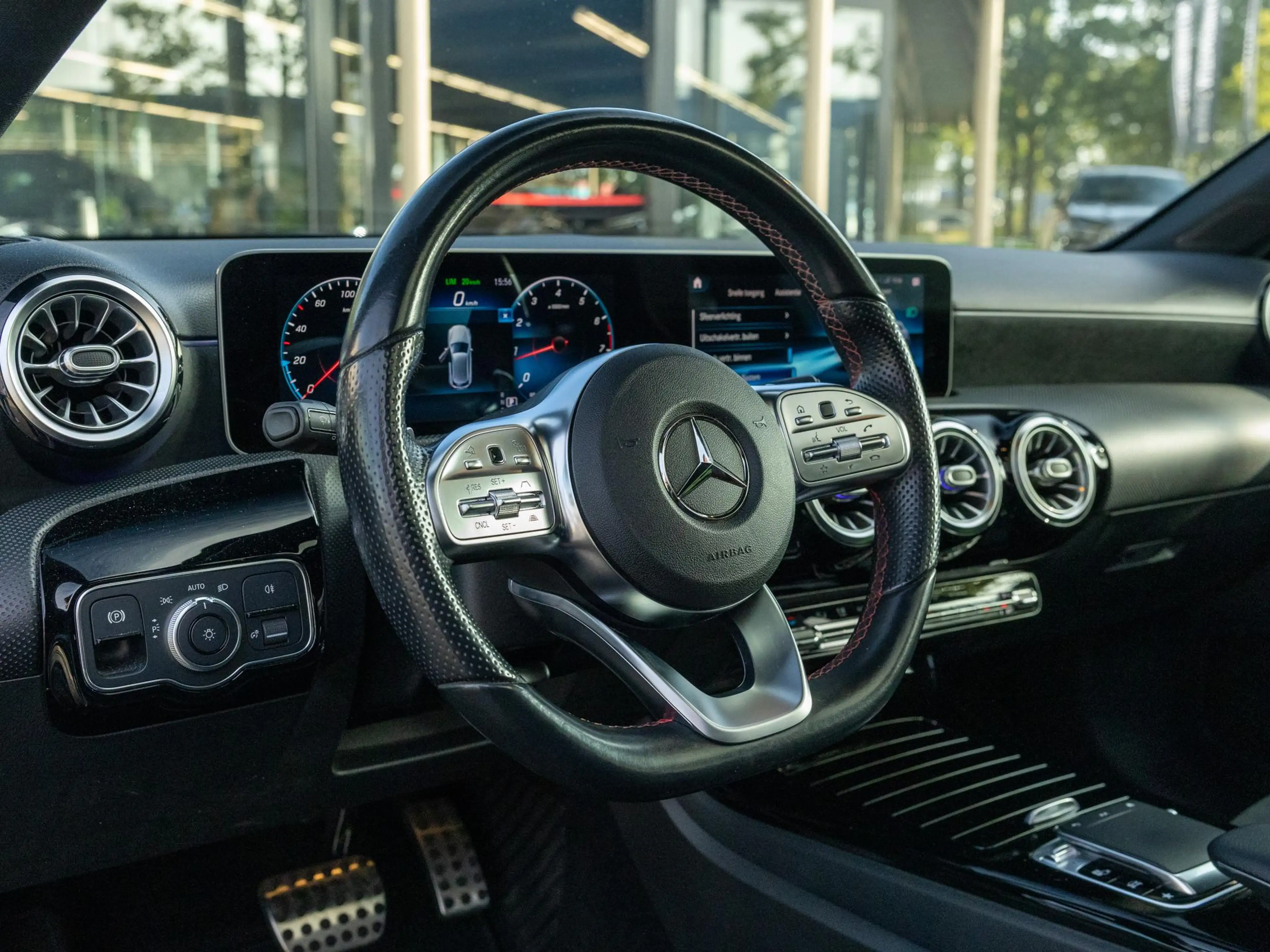 Mercedes-Benz A 200 AMG|Pano|Sfeer|Keyless|Multibeam — photo 12