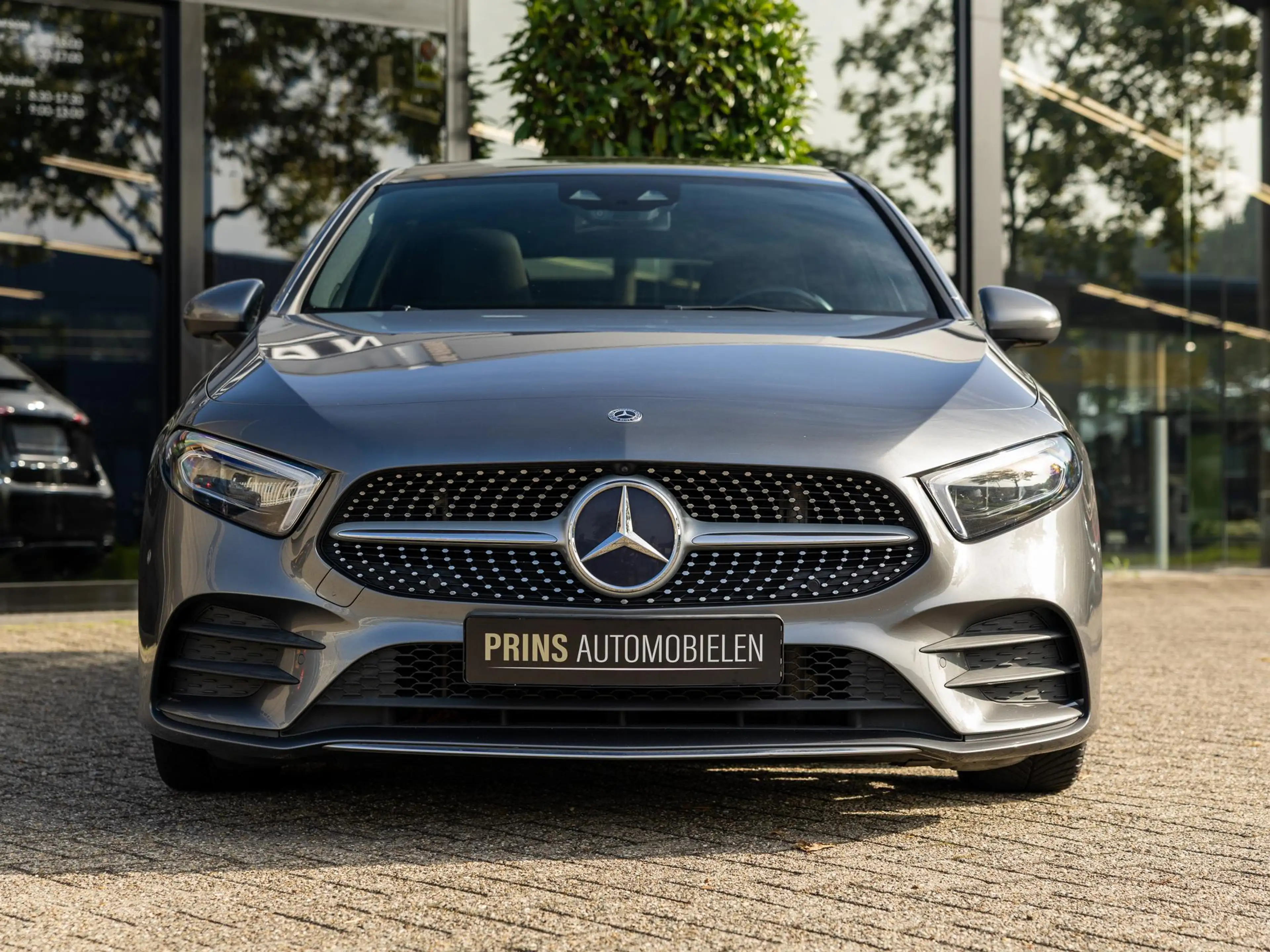 Mercedes-Benz A 200 AMG|Pano|Sfeer|Keyless|Multibeam — photo 27