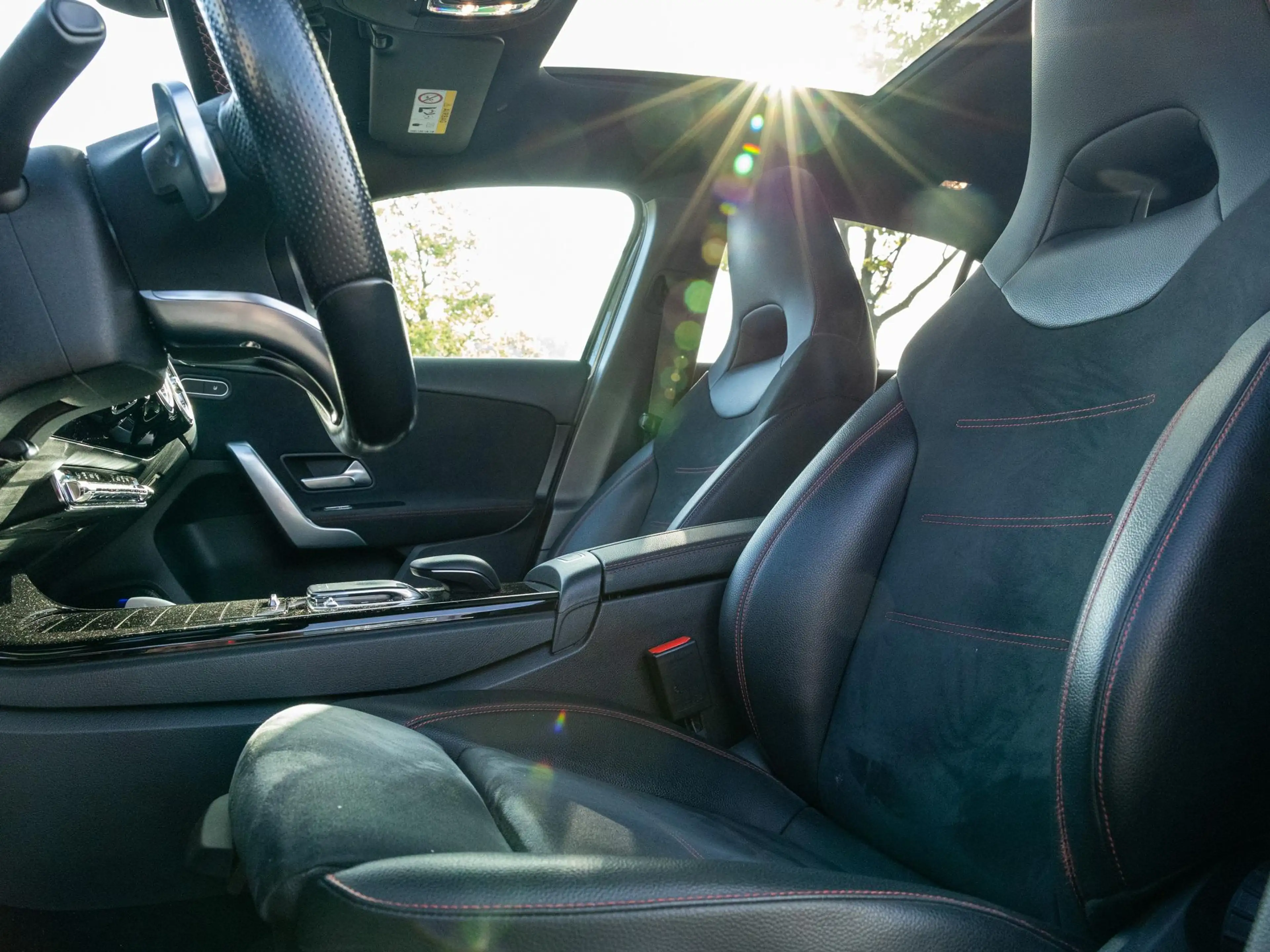 Mercedes-Benz A 200 AMG|Pano|Sfeer|Keyless|Multibeam — photo 4