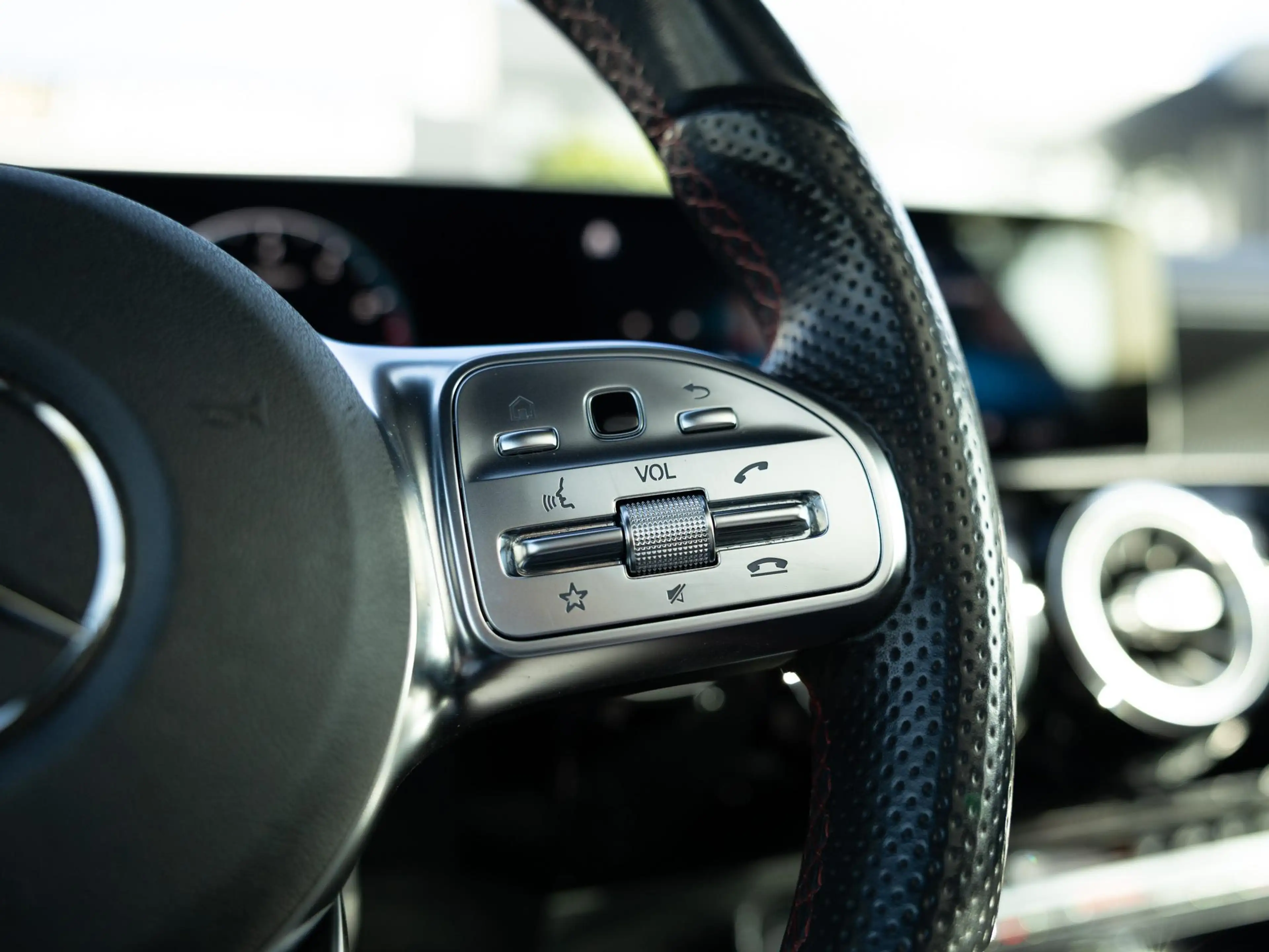 Mercedes-Benz A 200 AMG|Pano|Sfeer|Keyless|Multibeam — photo 14
